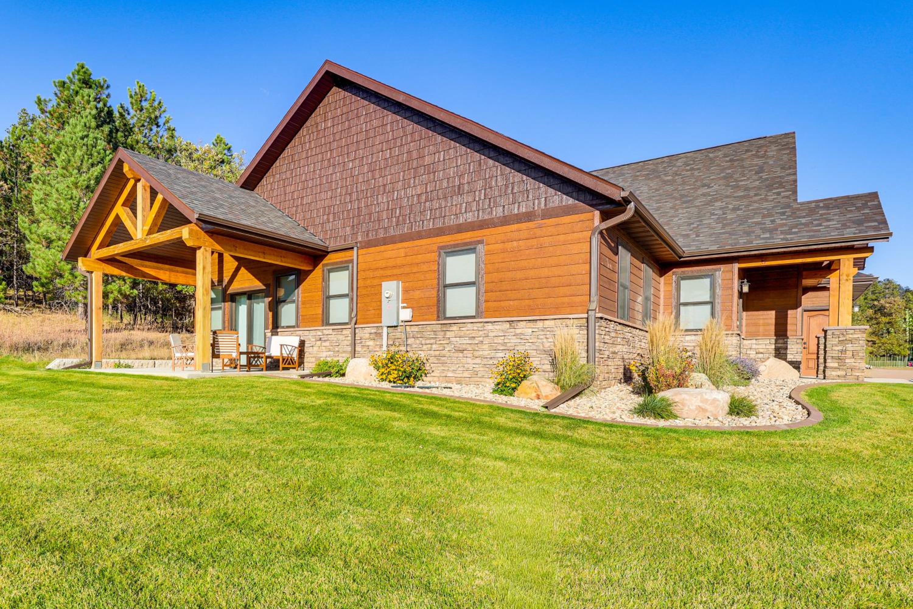 6 Mi to Main St Home with Private Patio in Sturgis