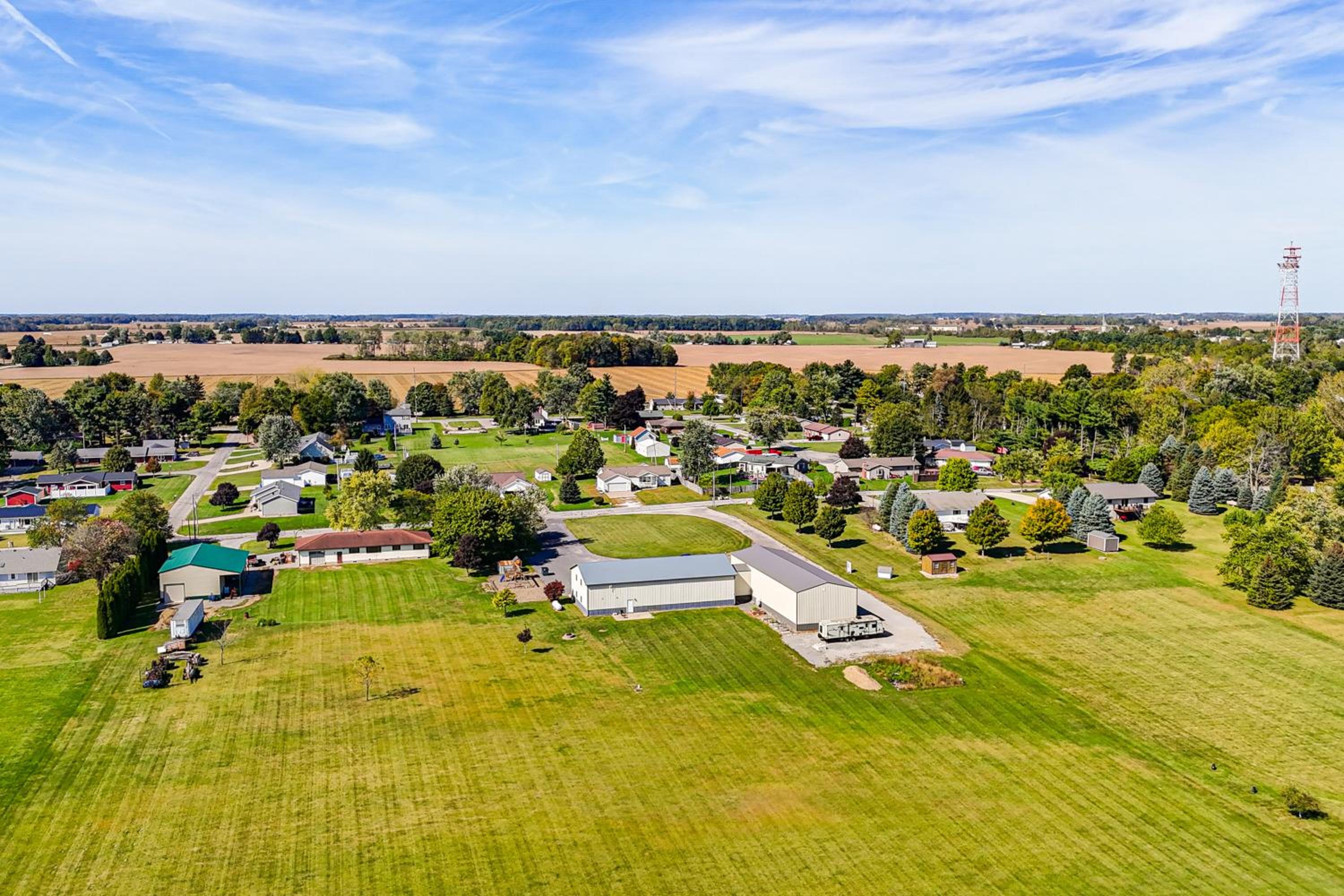 1 Mi to Main St! Family Farmhouse in West Unity