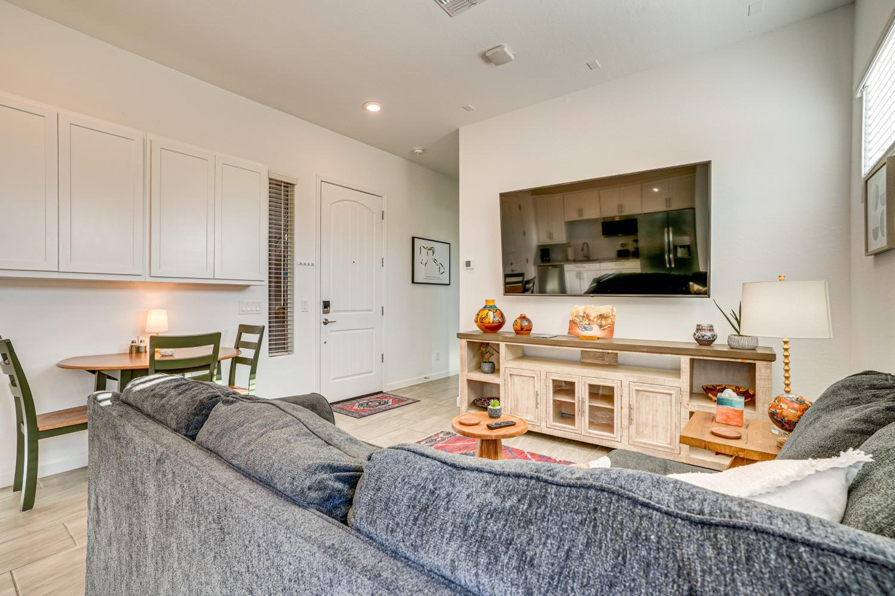 Mtn Views and Private Hot Tub Buckeye Getaway