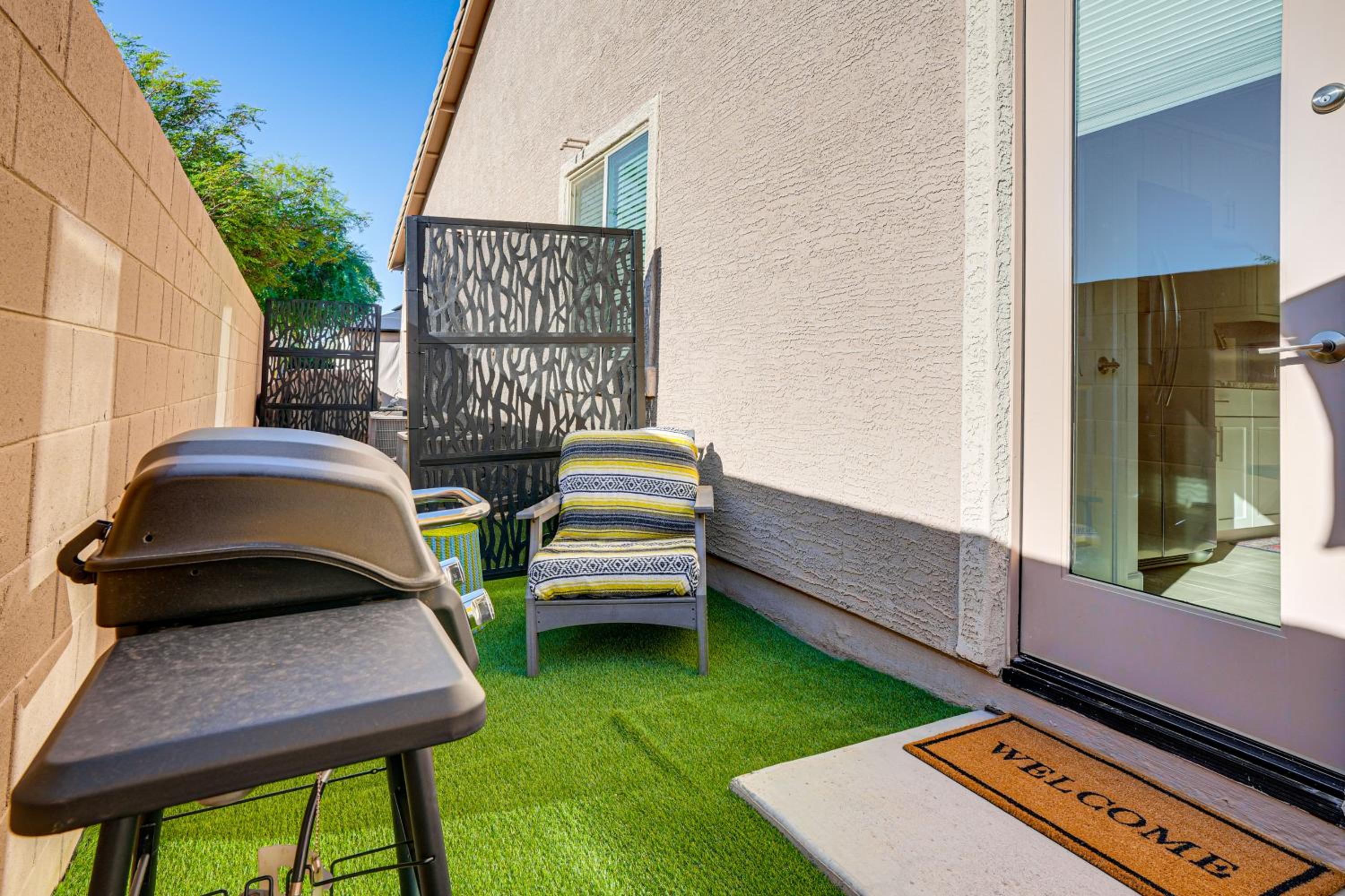 Mtn Views and Private Hot Tub Buckeye Getaway