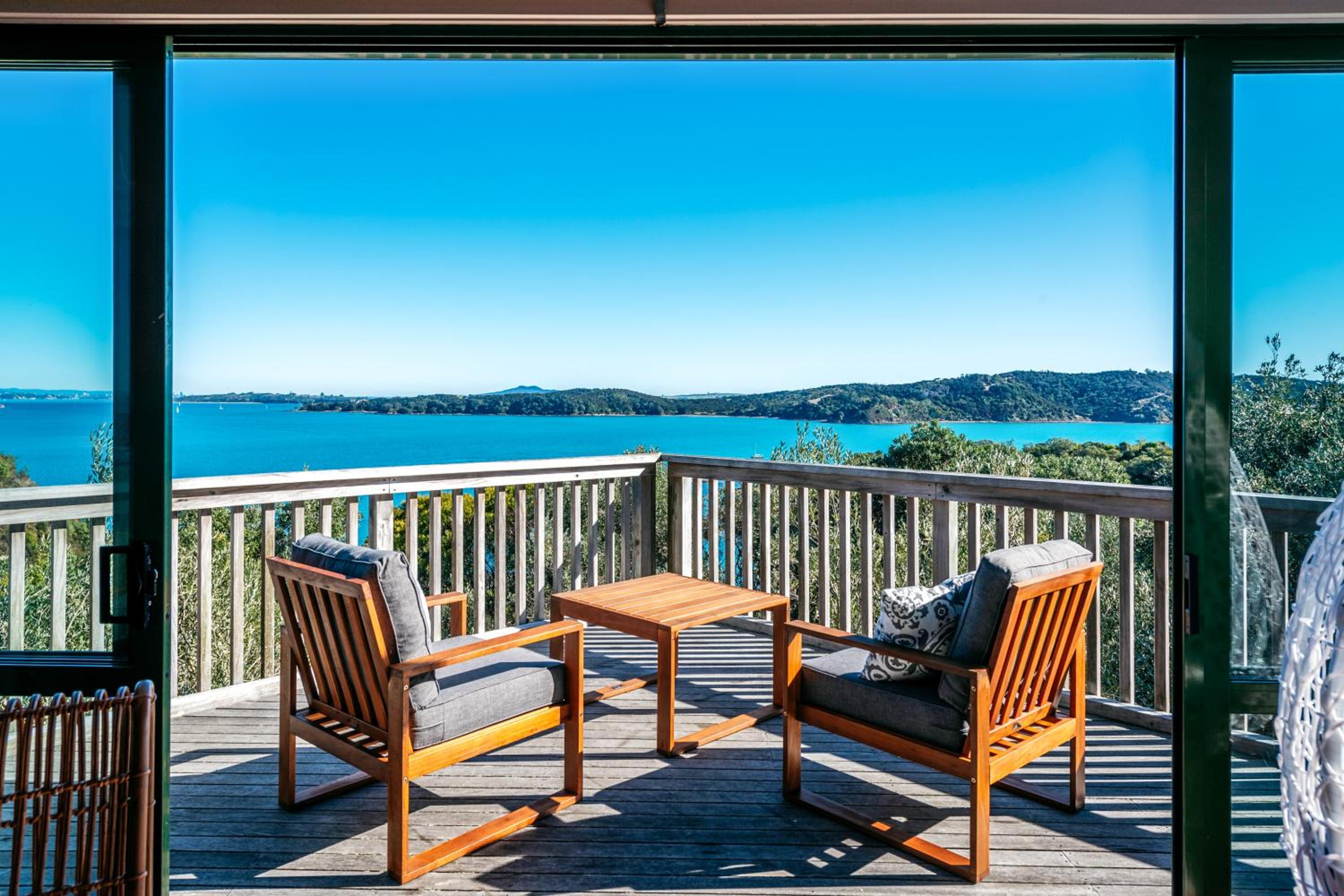 Spinnaker Watch - Ocean Views on Waiheke Island