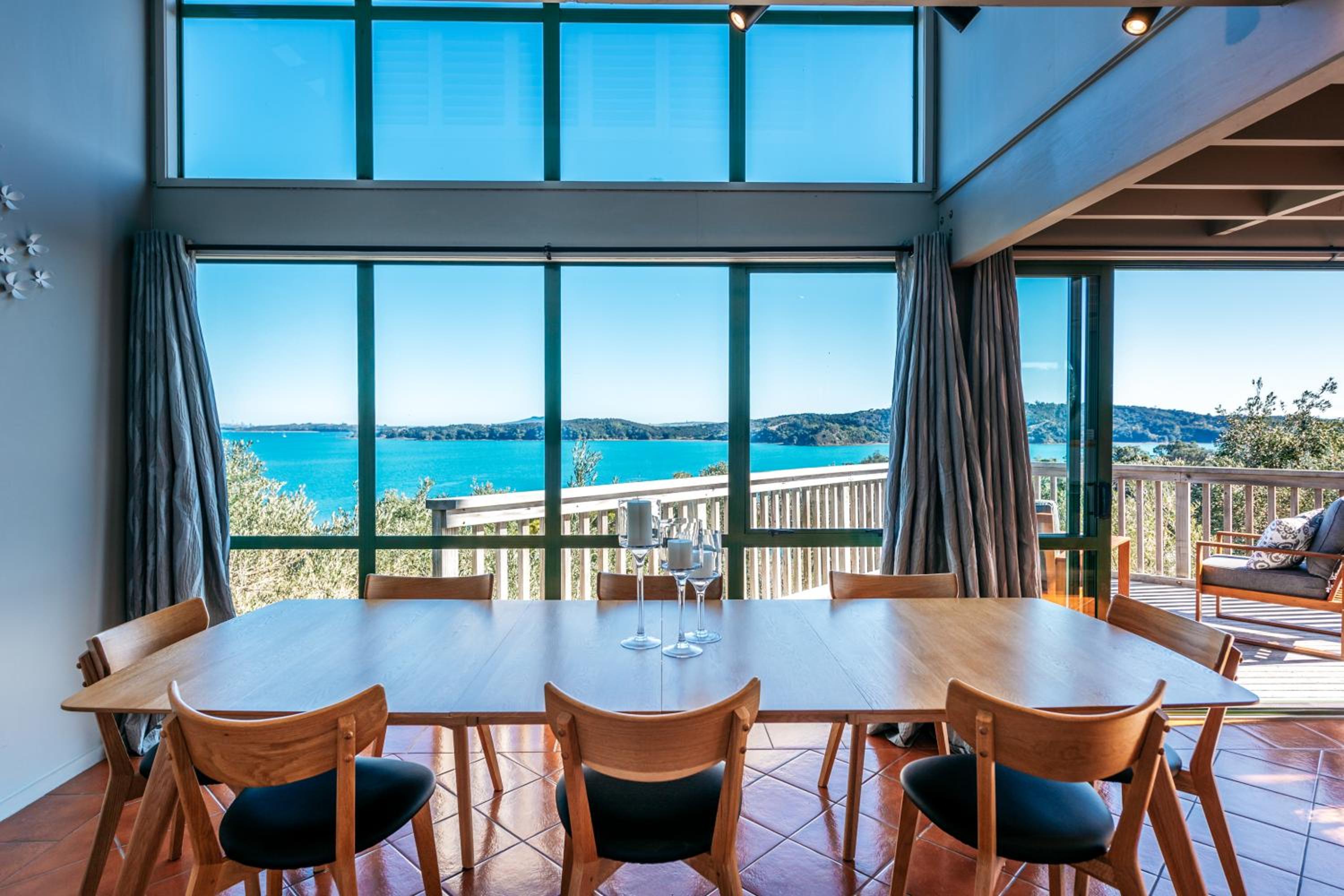 Spinnaker Watch - Ocean Views on Waiheke Island