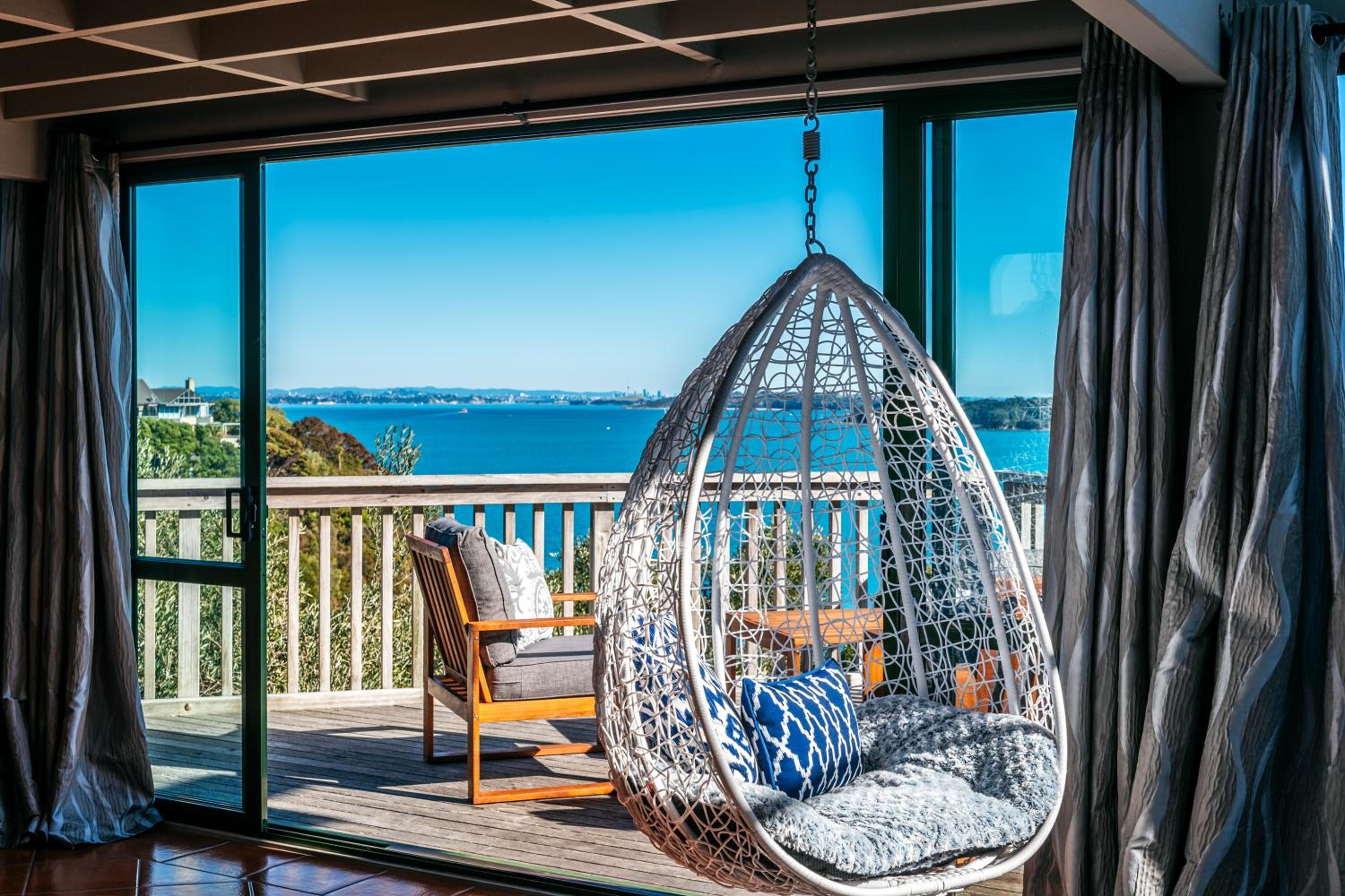 Spinnaker Watch - Ocean Views on Waiheke Island