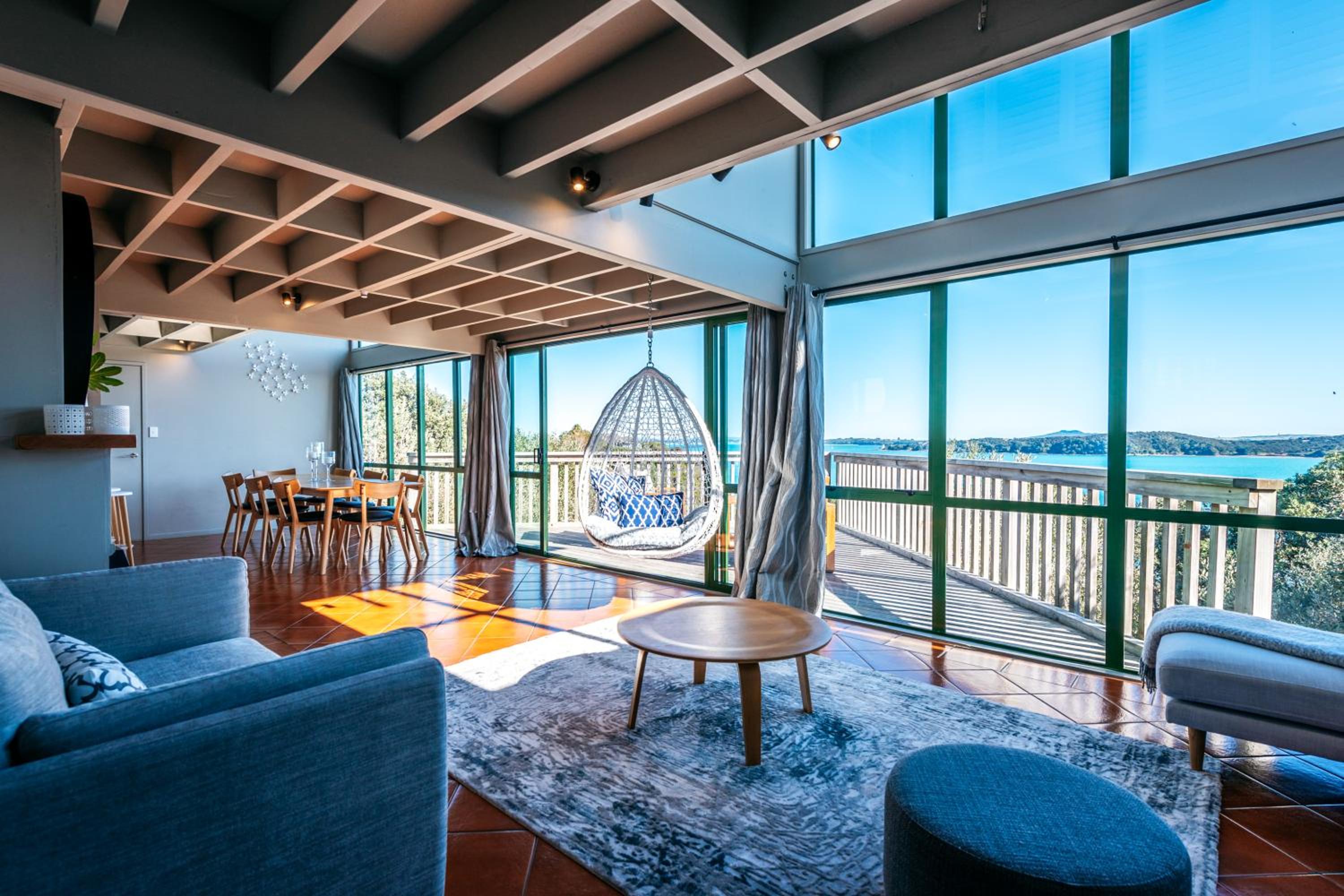 Spinnaker Watch - Ocean Views on Waiheke Island