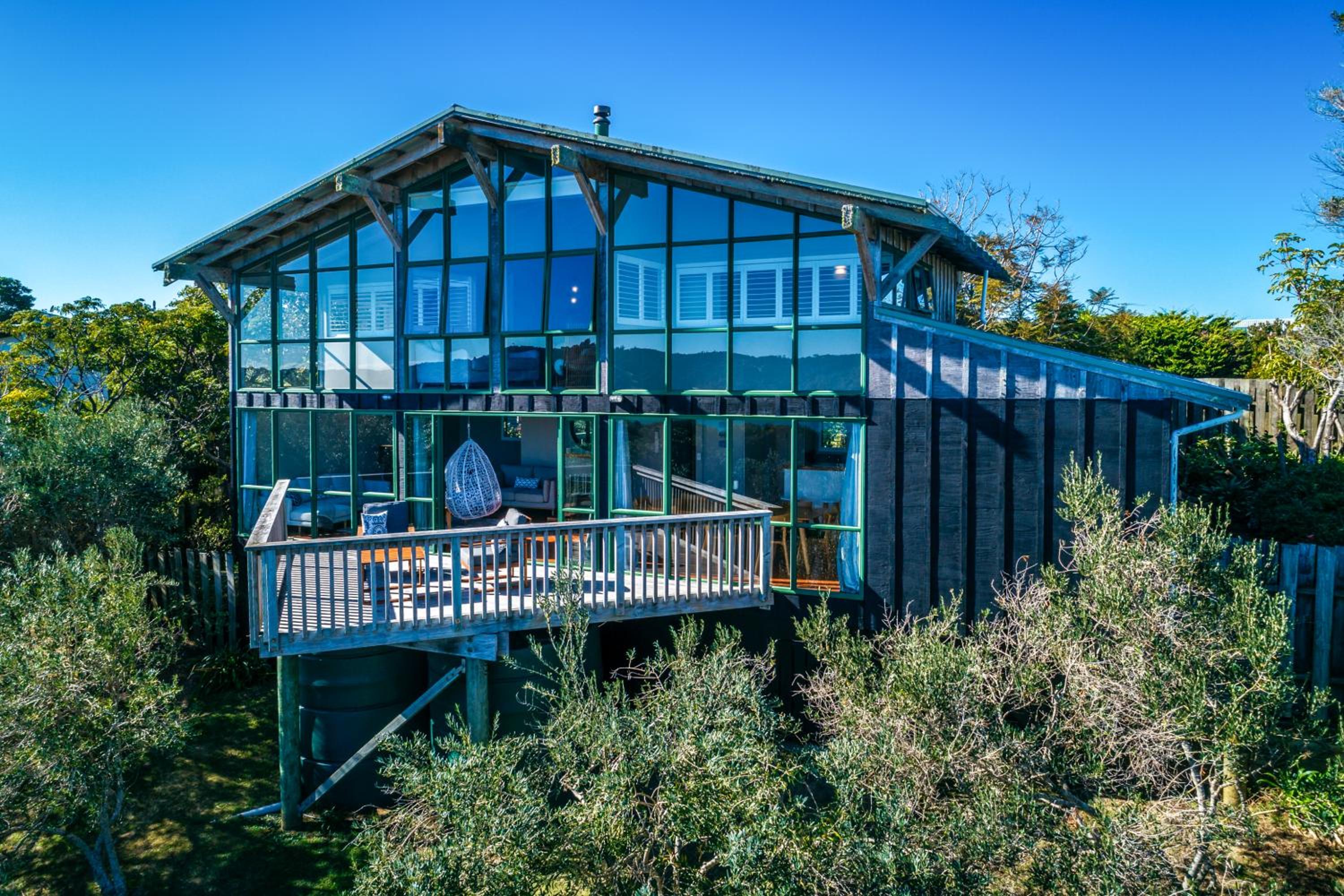 Spinnaker Watch - Ocean Views on Waiheke Island
