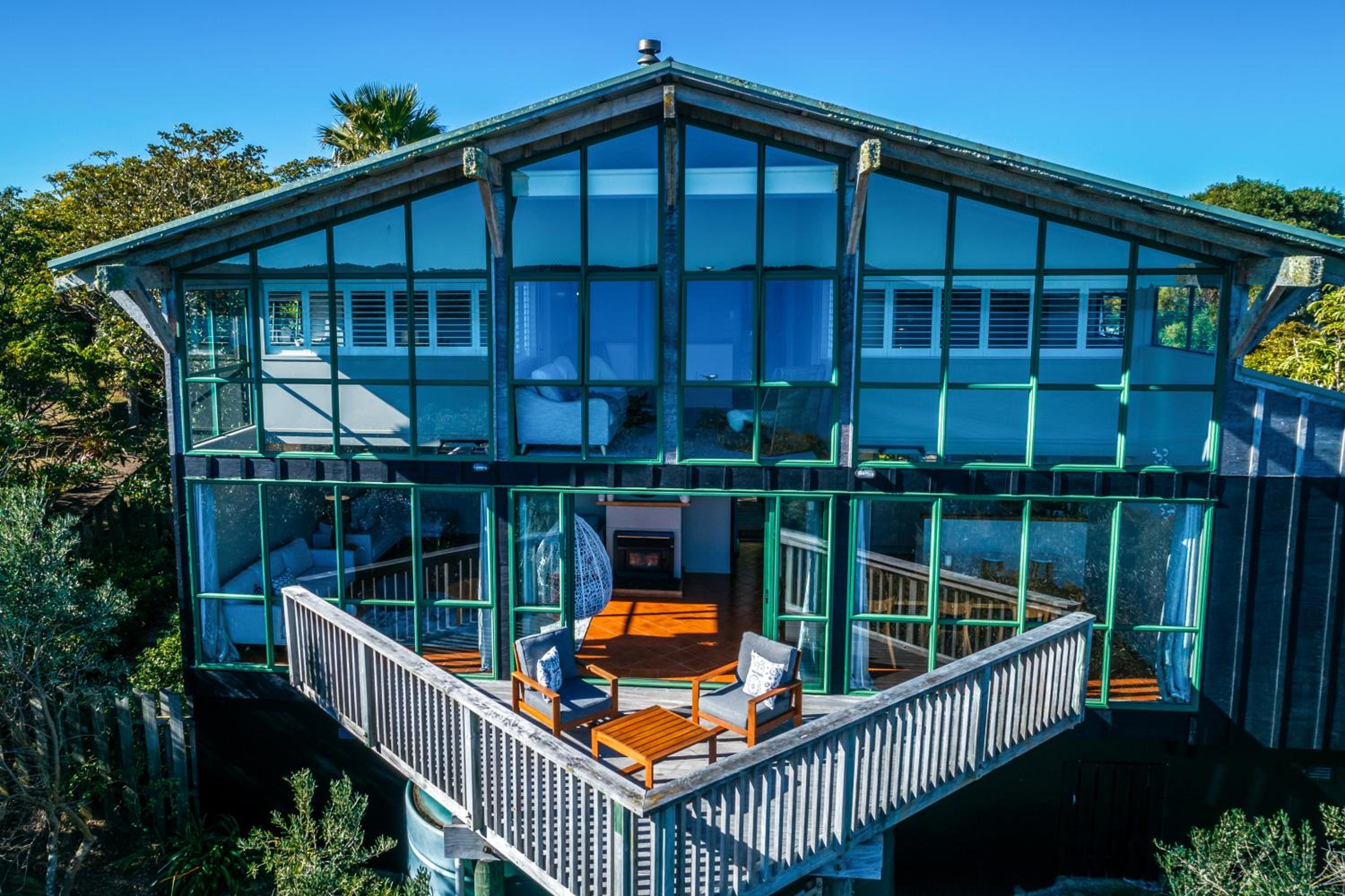 Spinnaker Watch - Ocean Views on Waiheke Island