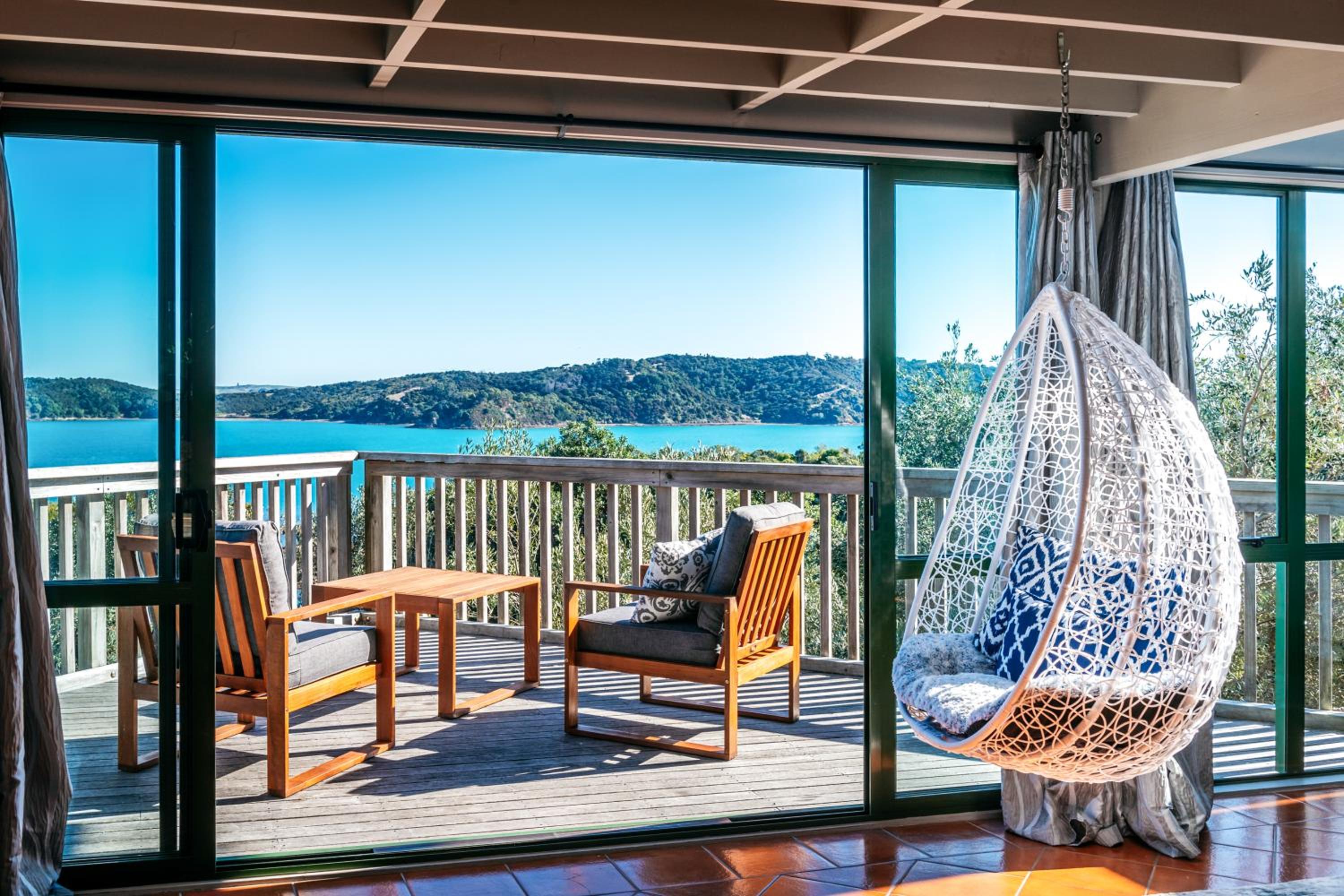 Spinnaker Watch - Ocean Views on Waiheke Island