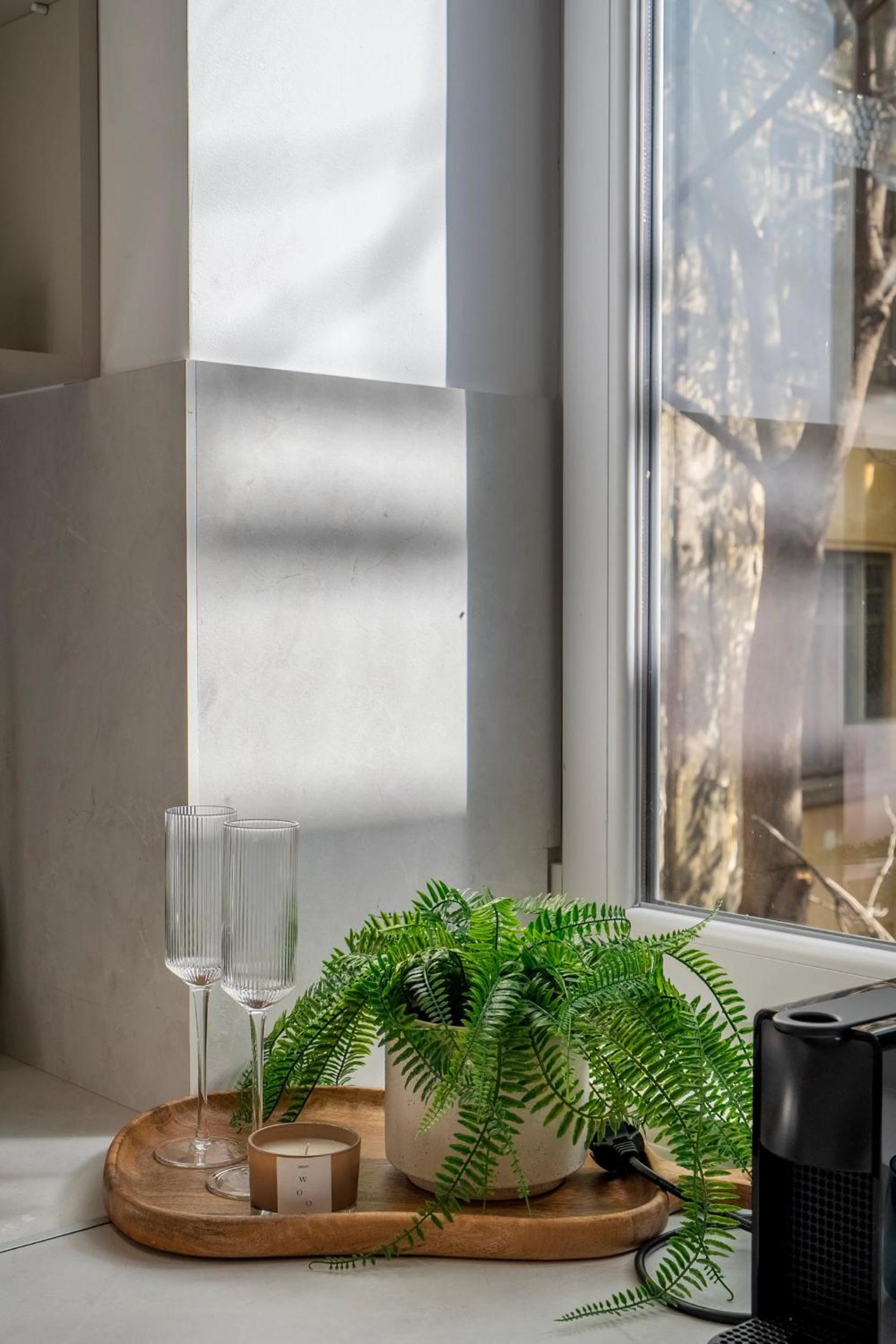 Universitatii Designer 3BR Apartment - Grand Windows High Ceilings & Central Balcony Views