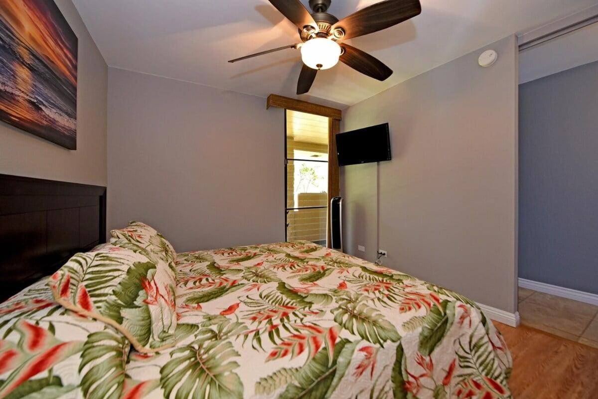Paki Maui 207 · PM 207 BeachFront 1BD w Ocean View