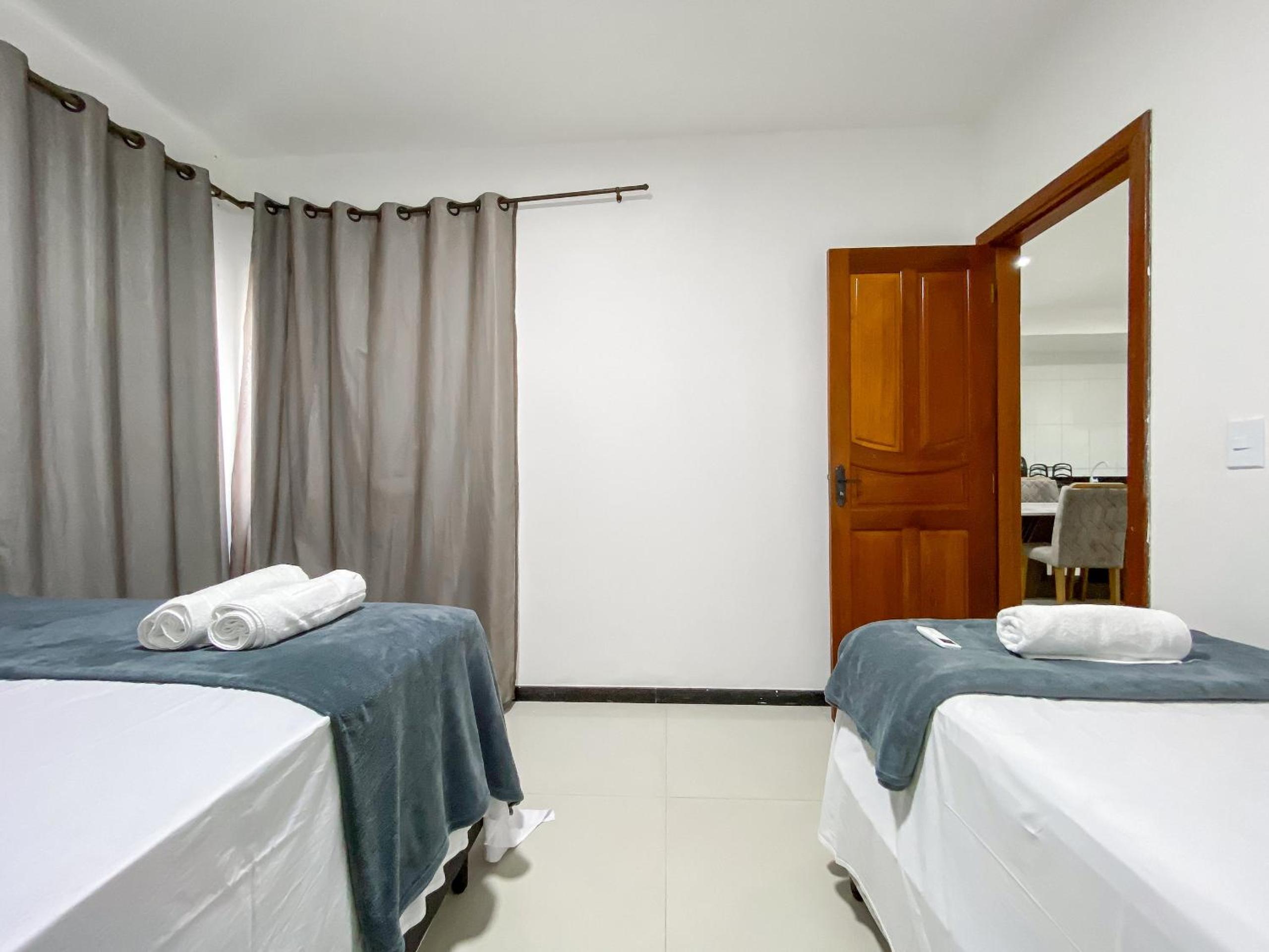 Aptos com 2 quartos próximos à praia de Taperapuã