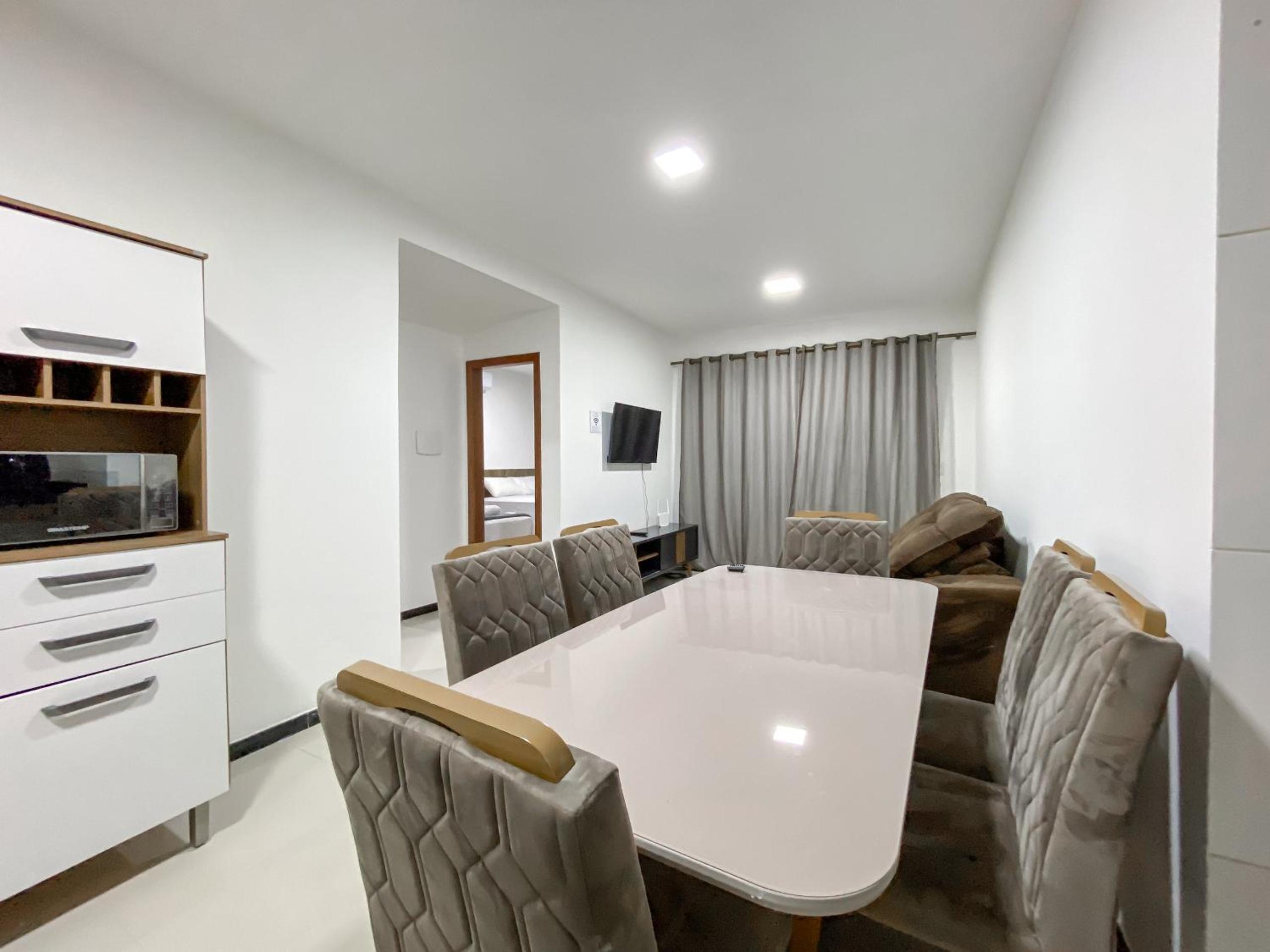 Aptos com 2 quartos próximos à praia de Taperapuã