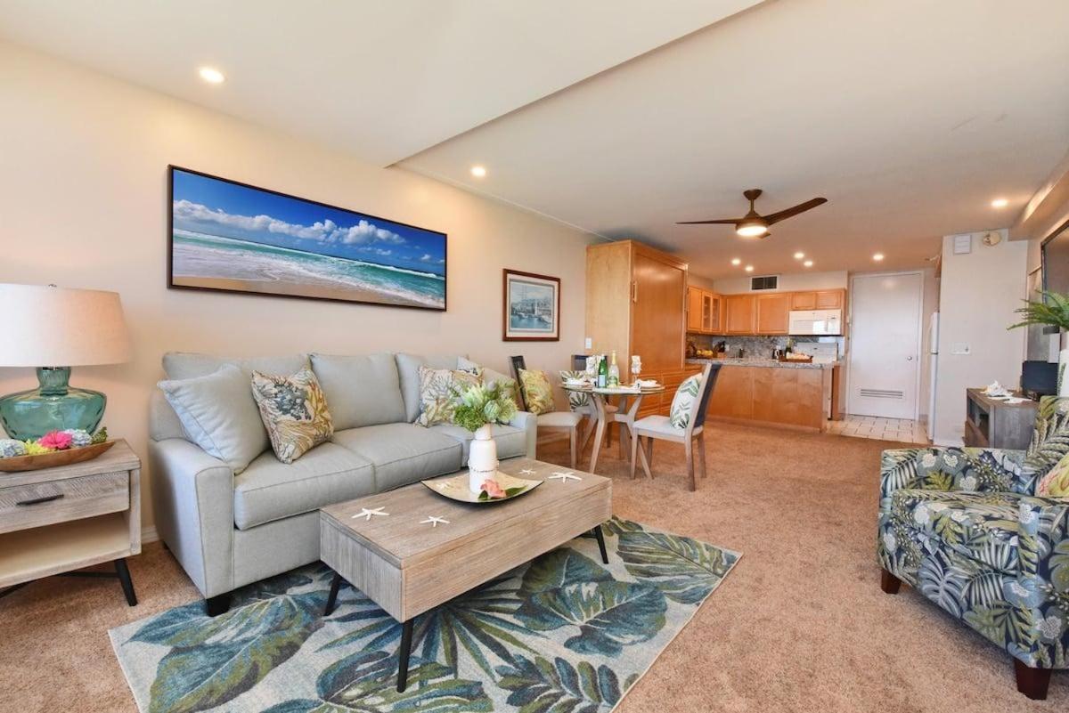 Maui Kai 206 · MK 206 Updated OceanFront Studio w Pool AC Views