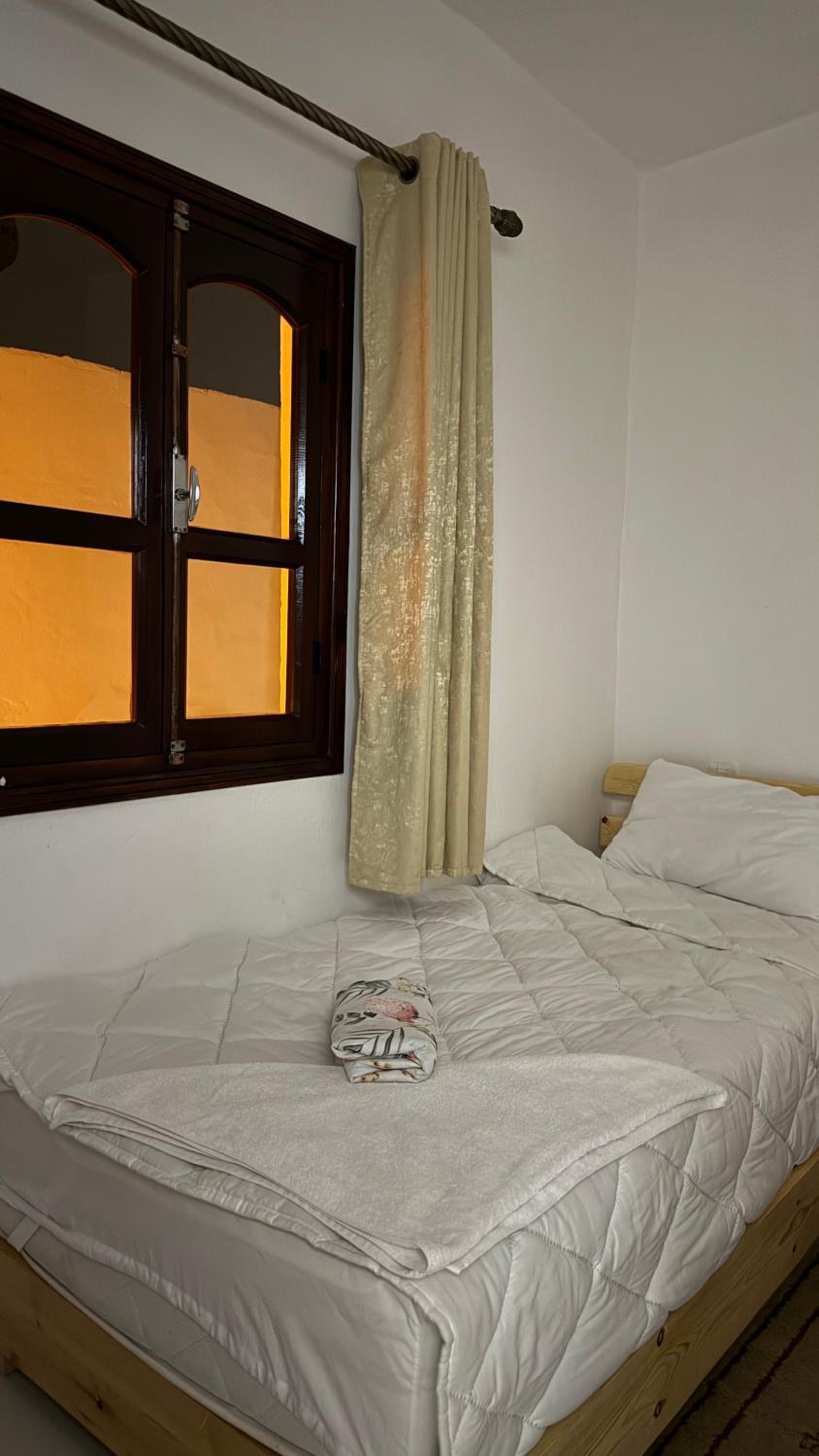 Adar surf house