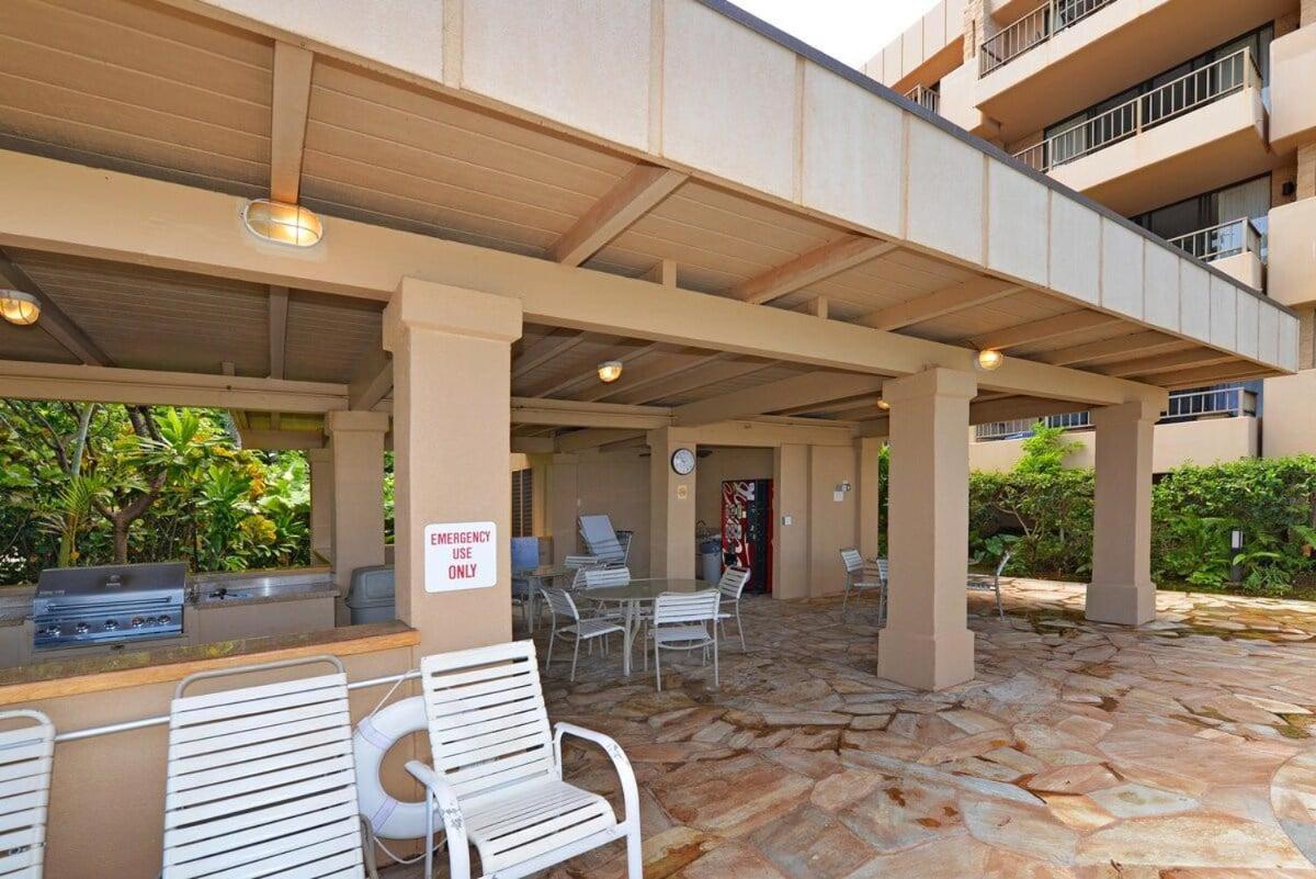 Paki Maui 207 · PM 207 BeachFront 1BD w Ocean View