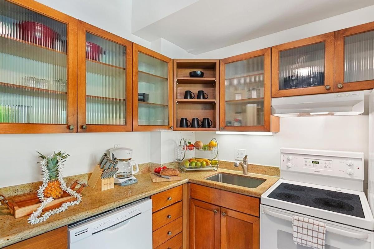 Napili Shores D227 · NS D227 OceanFront Resort w Pool