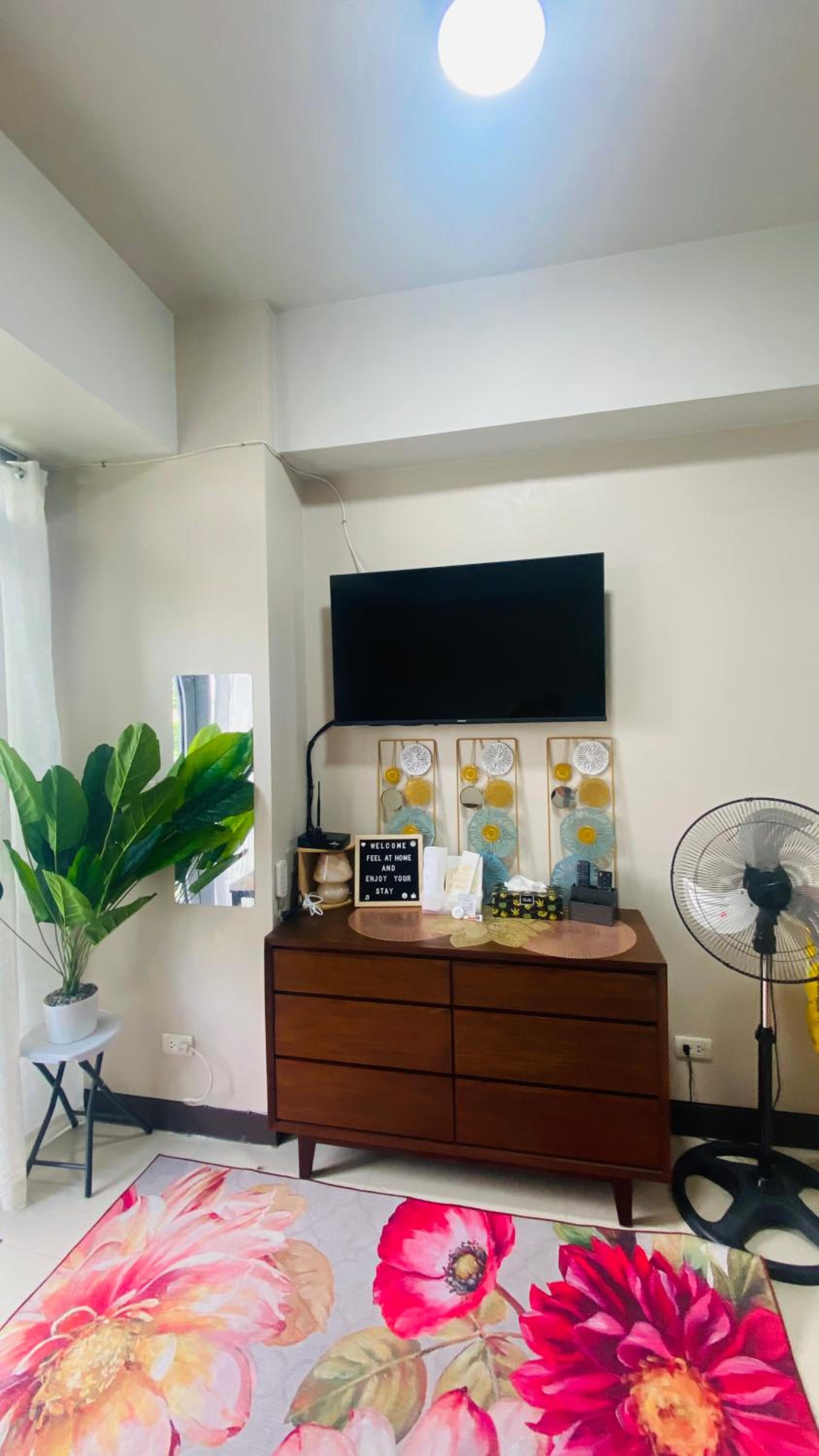 Viv's room-studio type Manhattan Hegihts TowerD