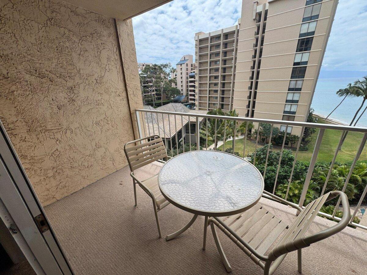 Royal Kahana 616 · RK 616 Oceanfront Escape w Pool | Steps2Beach
