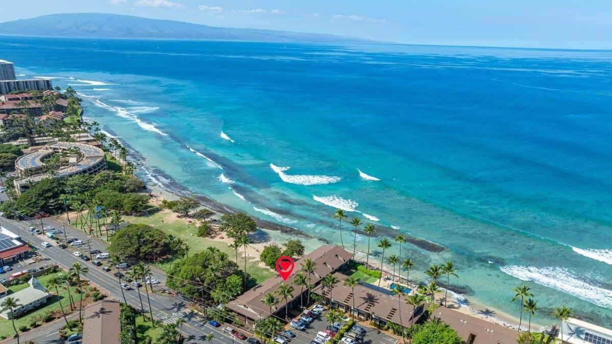 Hale Kai 110 · HKI 110 1BD Condo w Oceanviews and Oceanfront Poo