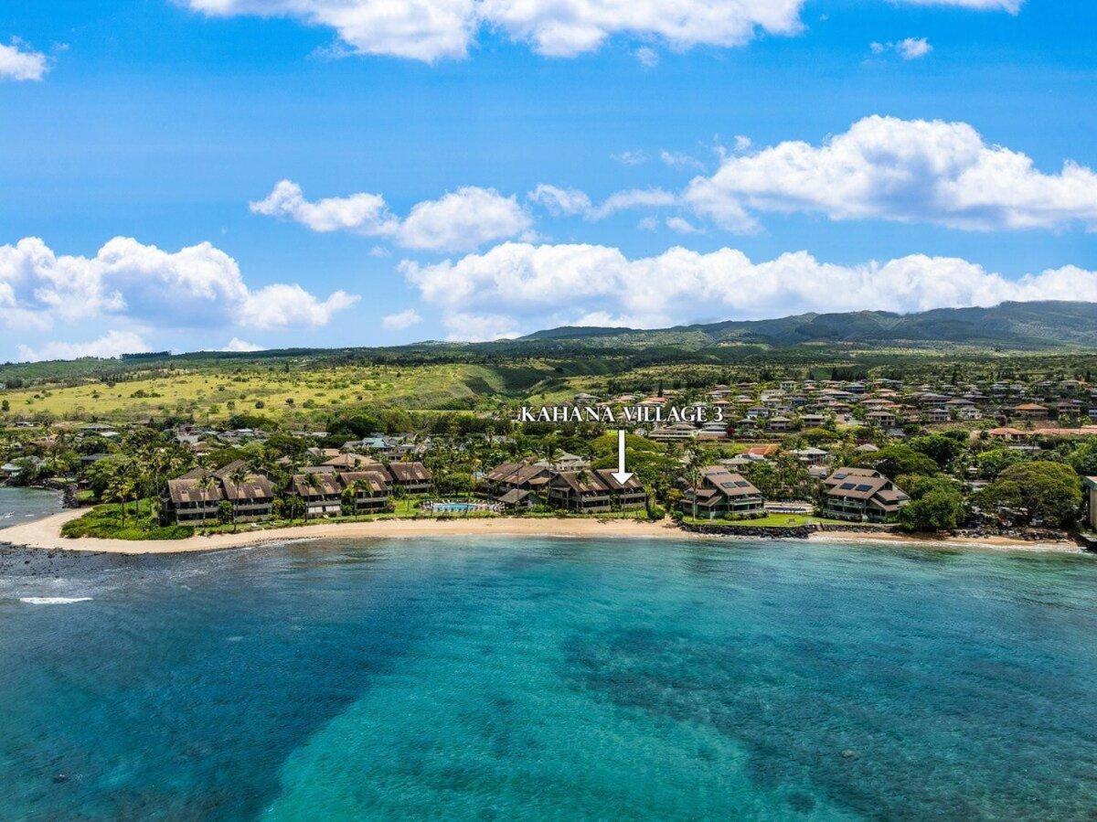 Kahana Village 3 · KHV 3 Remodeled 2BD Condo with Oceanfront Lan