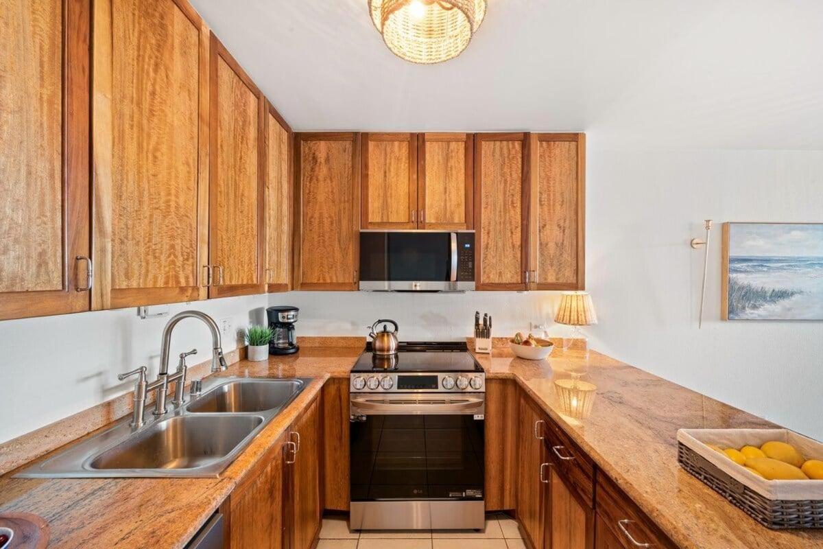 Kamaole Sands 8409 · KAS 8409 Ocean Views from this Freshly Upda