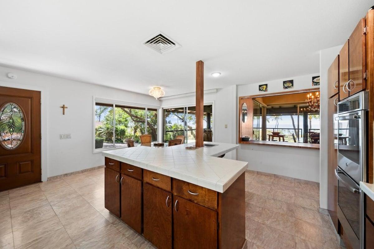 Hale Kalapu · Large Home 180° Ocean Views Walk2Beach Hale Kalapu