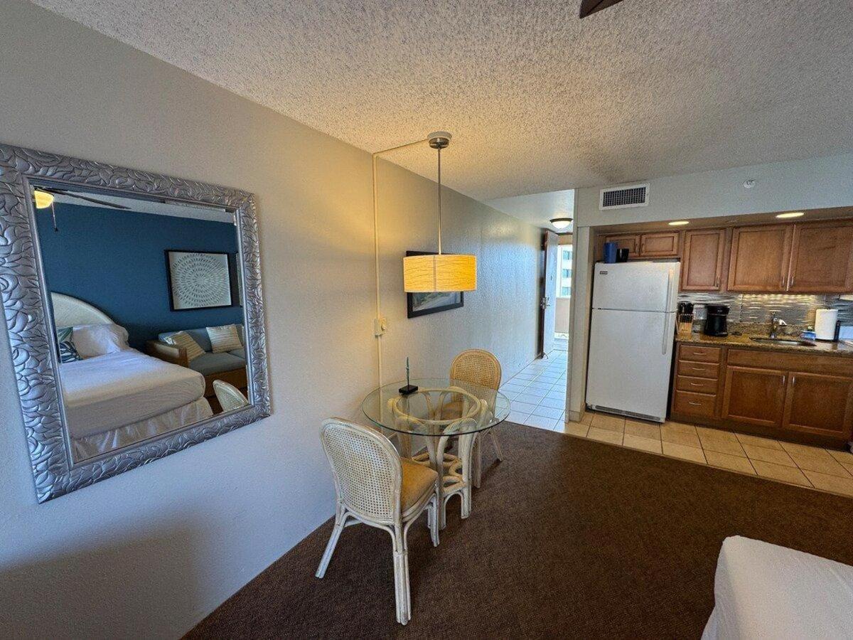 Royal Kahana 616 · RK 616 Oceanfront Escape w Pool | Steps2Beach