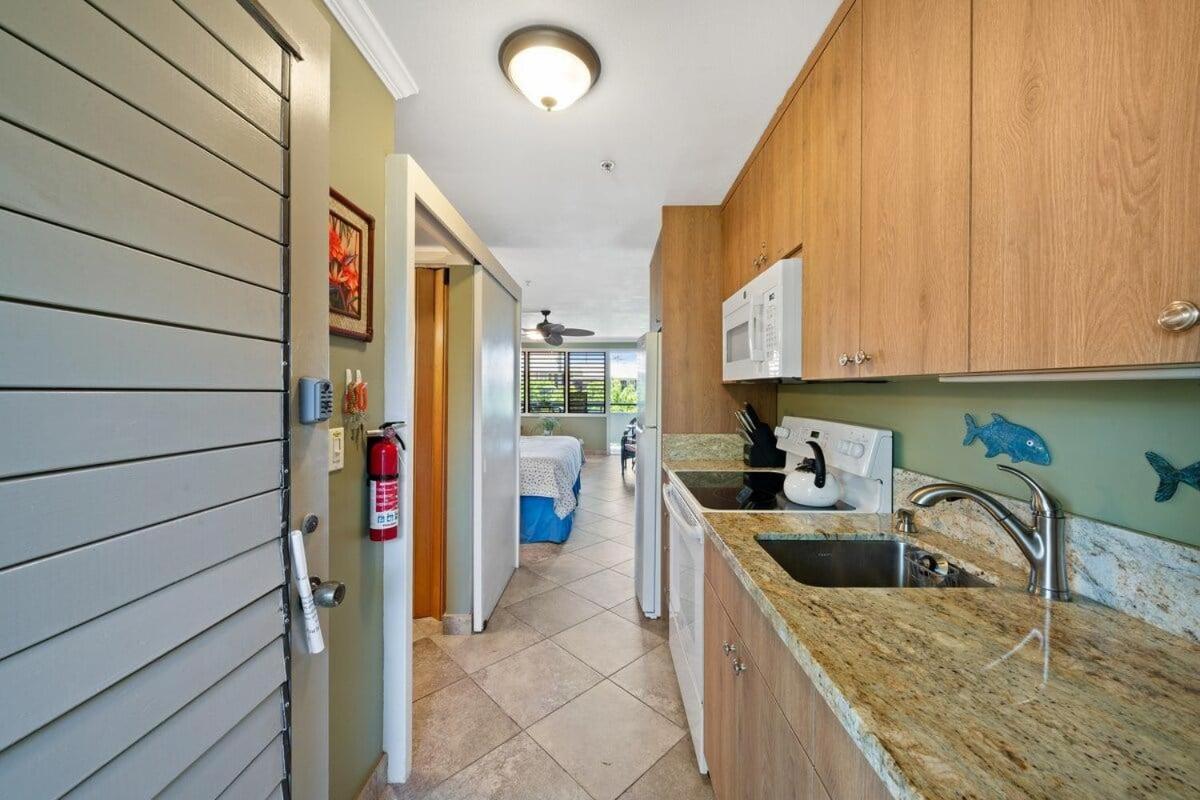 Napili Bay 210 · NB 210 Napili Bay Studio with Direct Ocean View