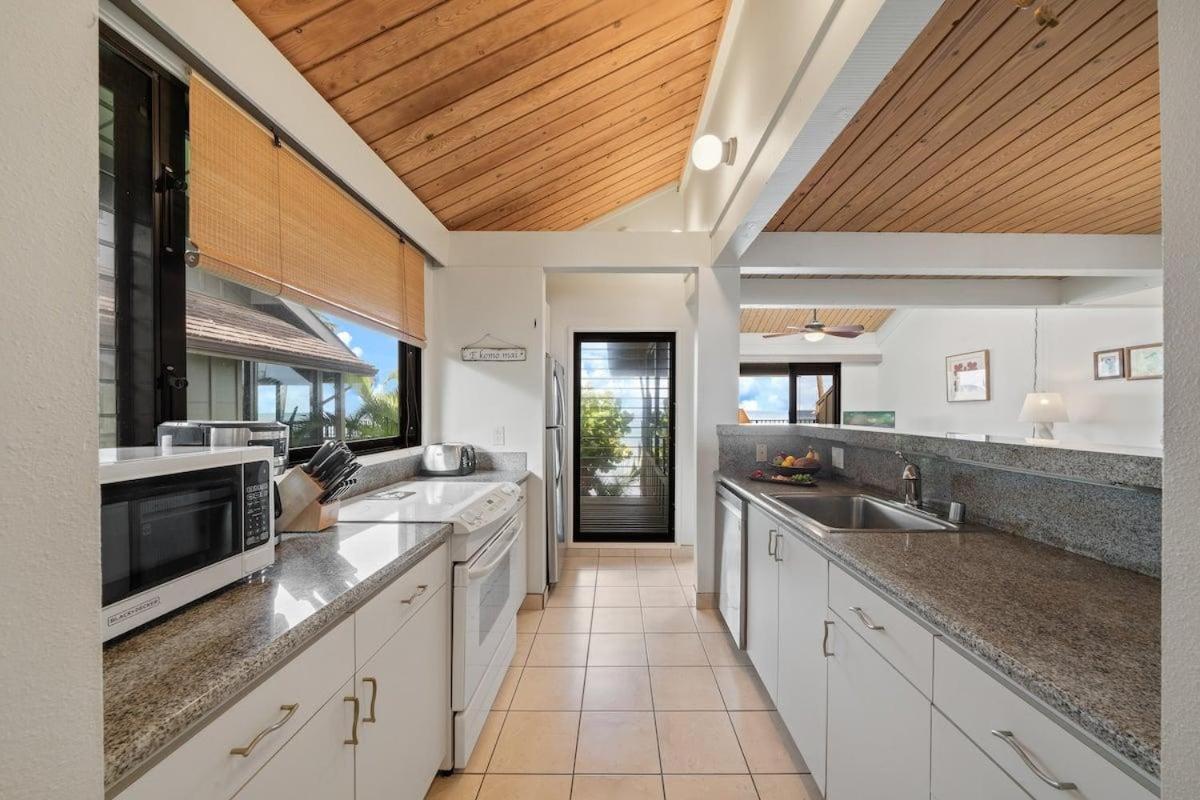 Kahana Village 26 · KHV 26 2BD Direct Ocean Front with Amazing S