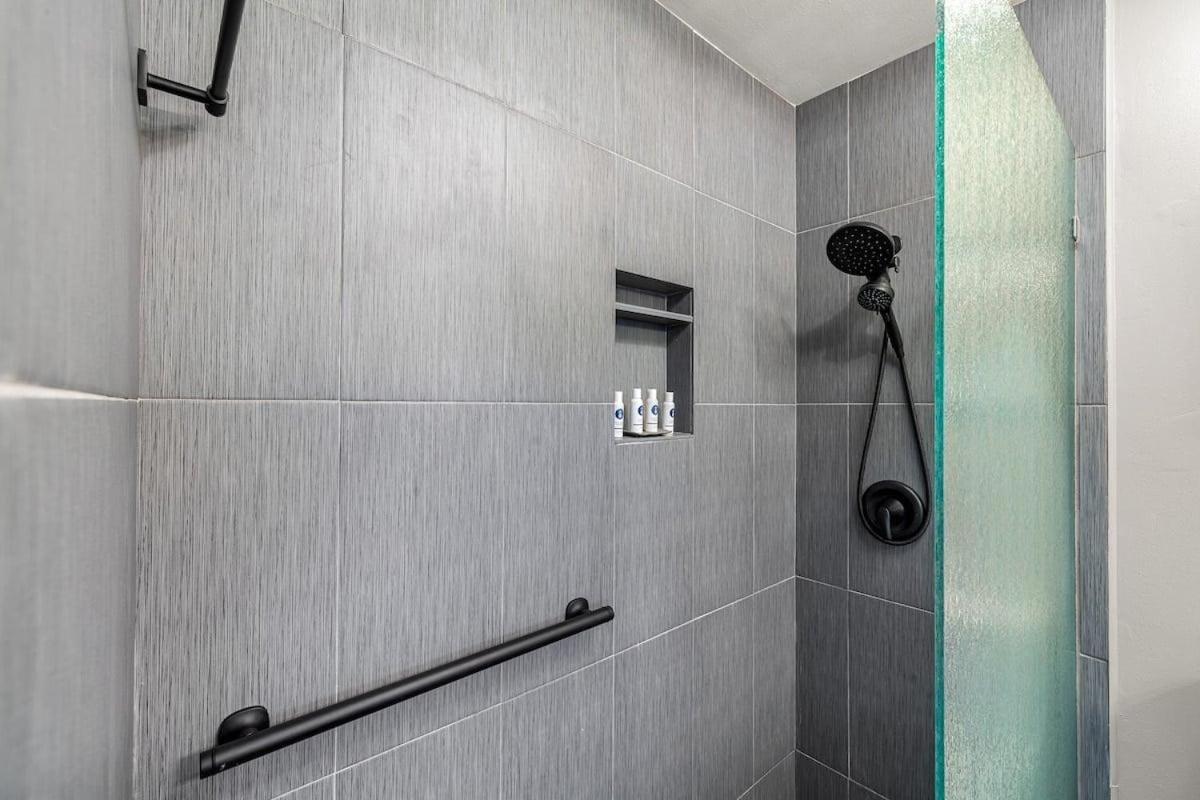 International Colony Club 28 · ICC 28 Remodeled 2BD Cottage in K