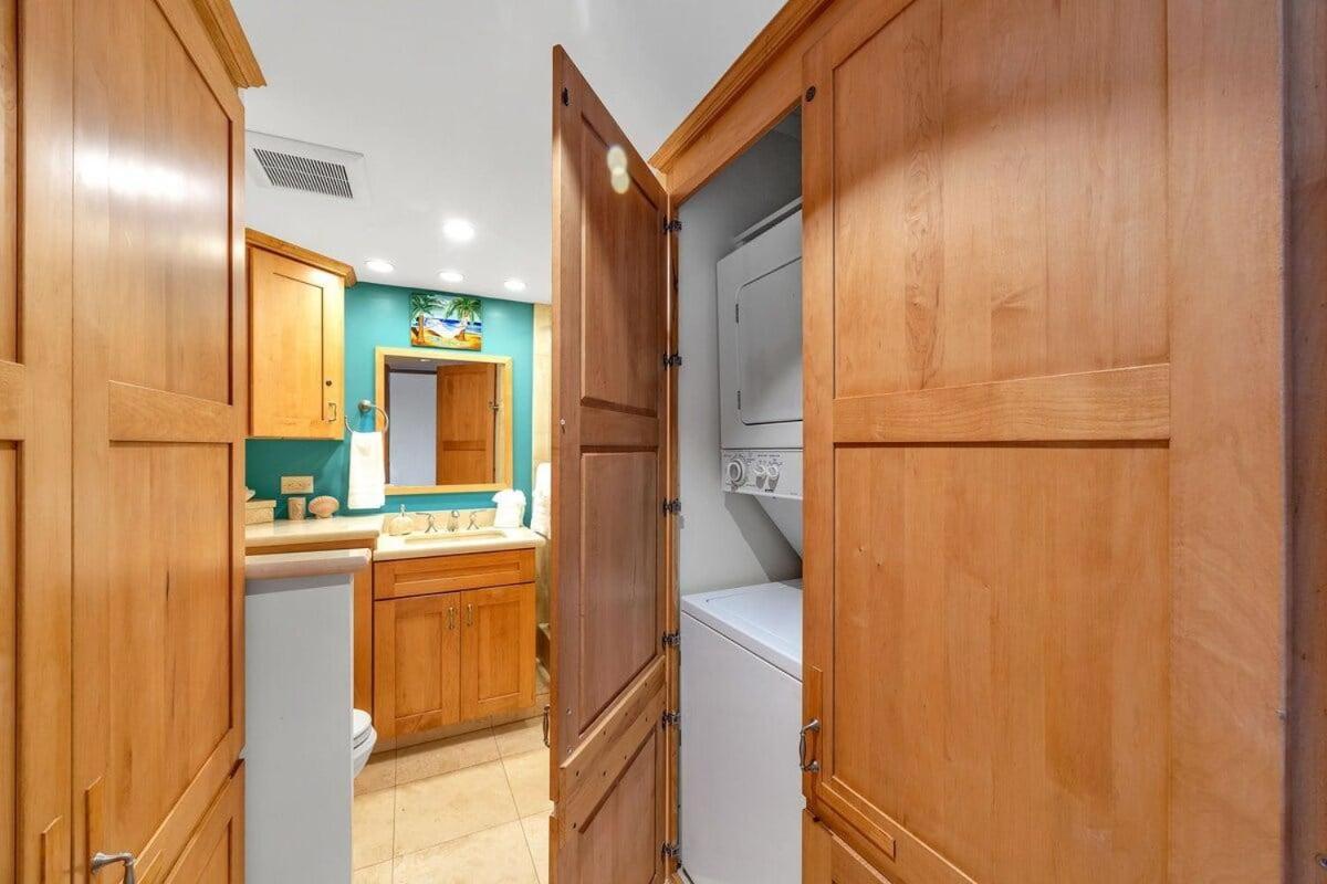 Paki Maui 301 · Direct Oceanfront Views Remodeled 2BD Condo