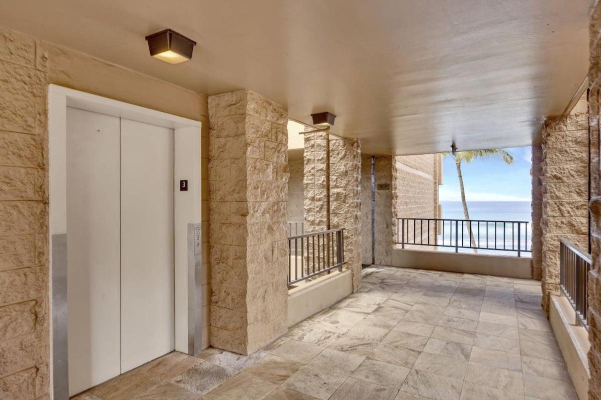 Paki Maui 301 · Direct Oceanfront Views Remodeled 2BD Condo