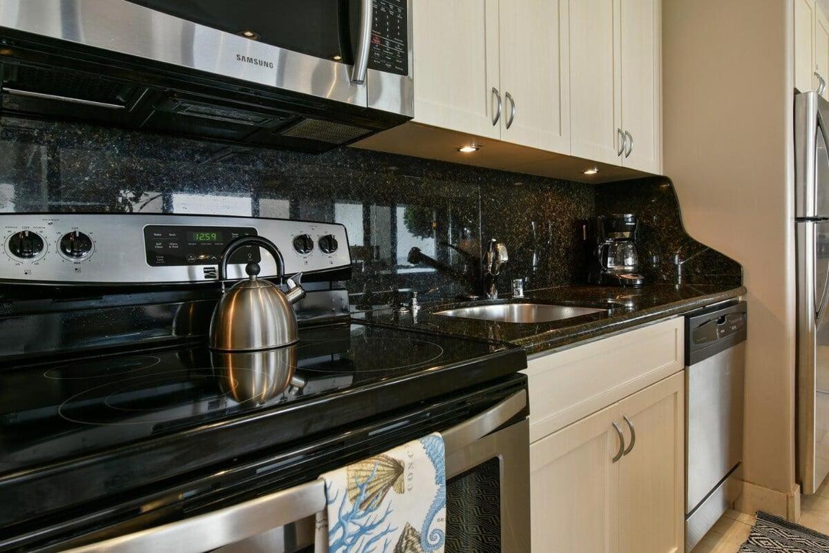 Papakea L108 · PK L108 Remodeled OceanFront 1BD