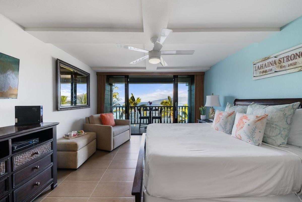 Lahaina Shores 523 · LS 523 Direct Beachfront Studio with Stunni