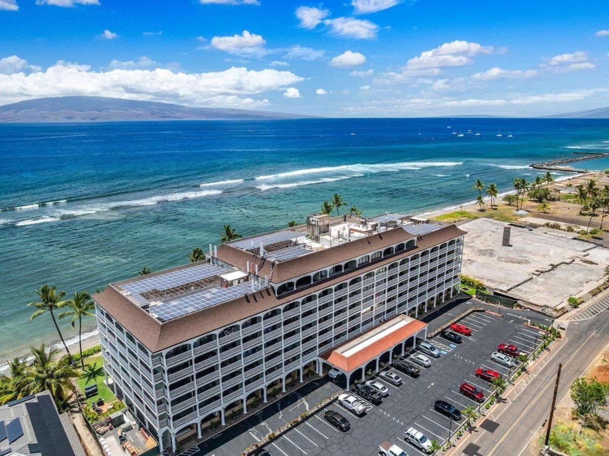 Lahaina Shores 306 · LS 306 Dream Maui Studio by the Beach Pool