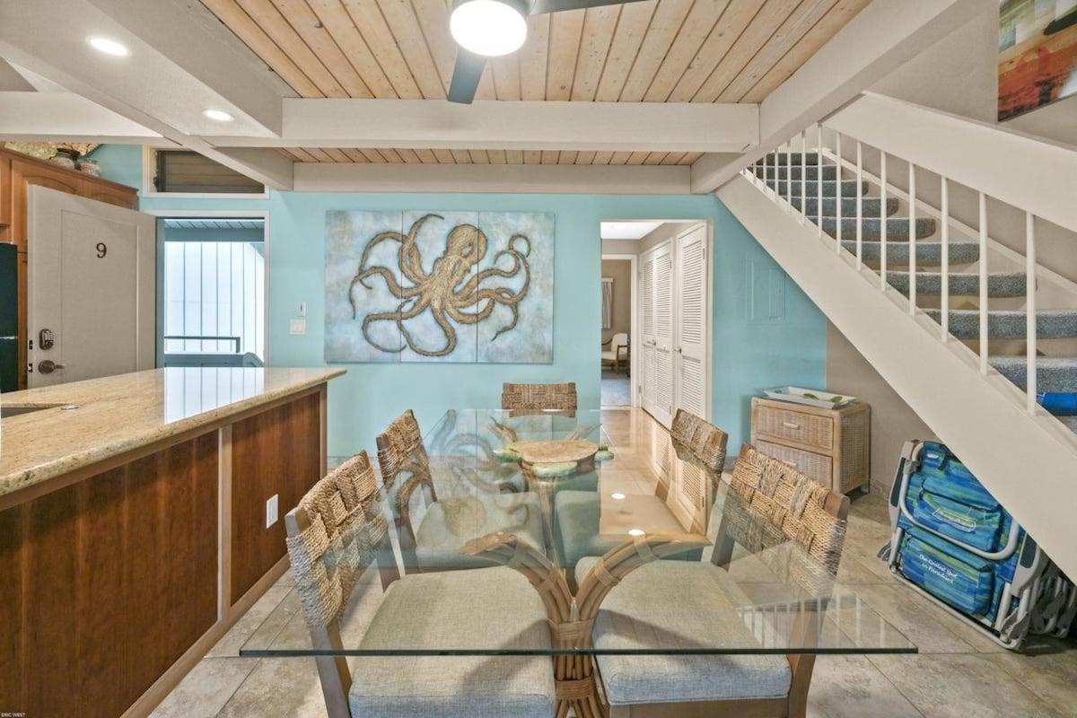 Kahana Village 9 · KHV 9 2BR Oceanfront Condo w Panoramic Maui