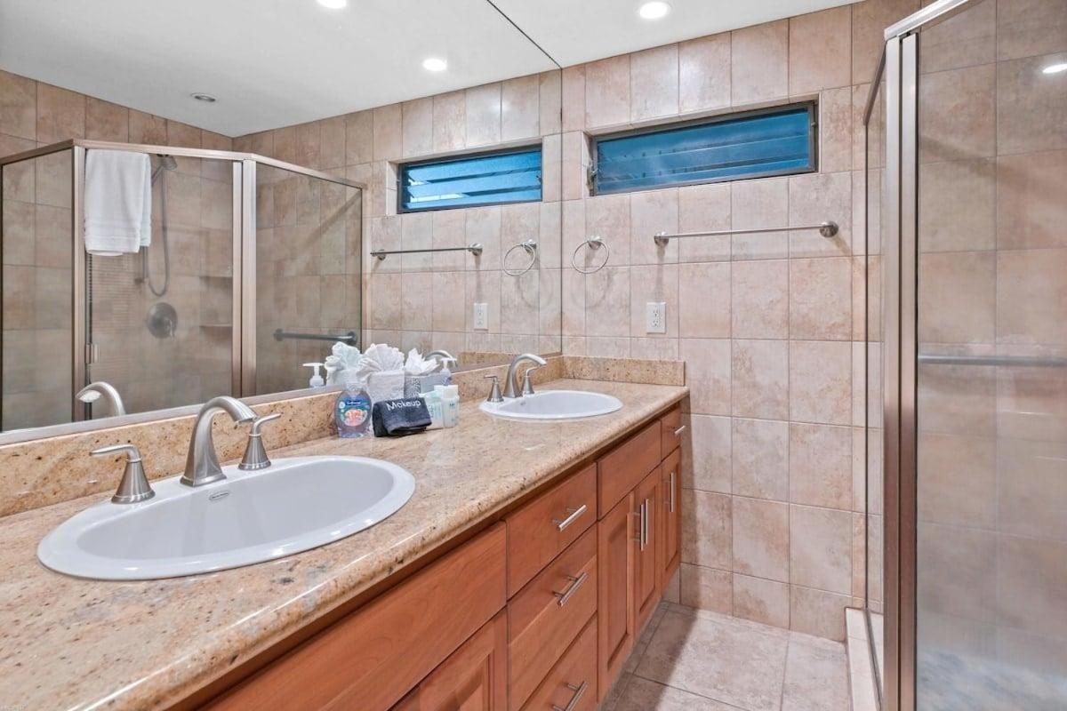 Kahana Village 9 · KHV 9 2BR Oceanfront Condo w Panoramic Maui