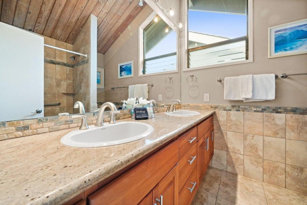 Kahana Village 9 · KHV 9 2BR Oceanfront Condo w Panoramic Maui