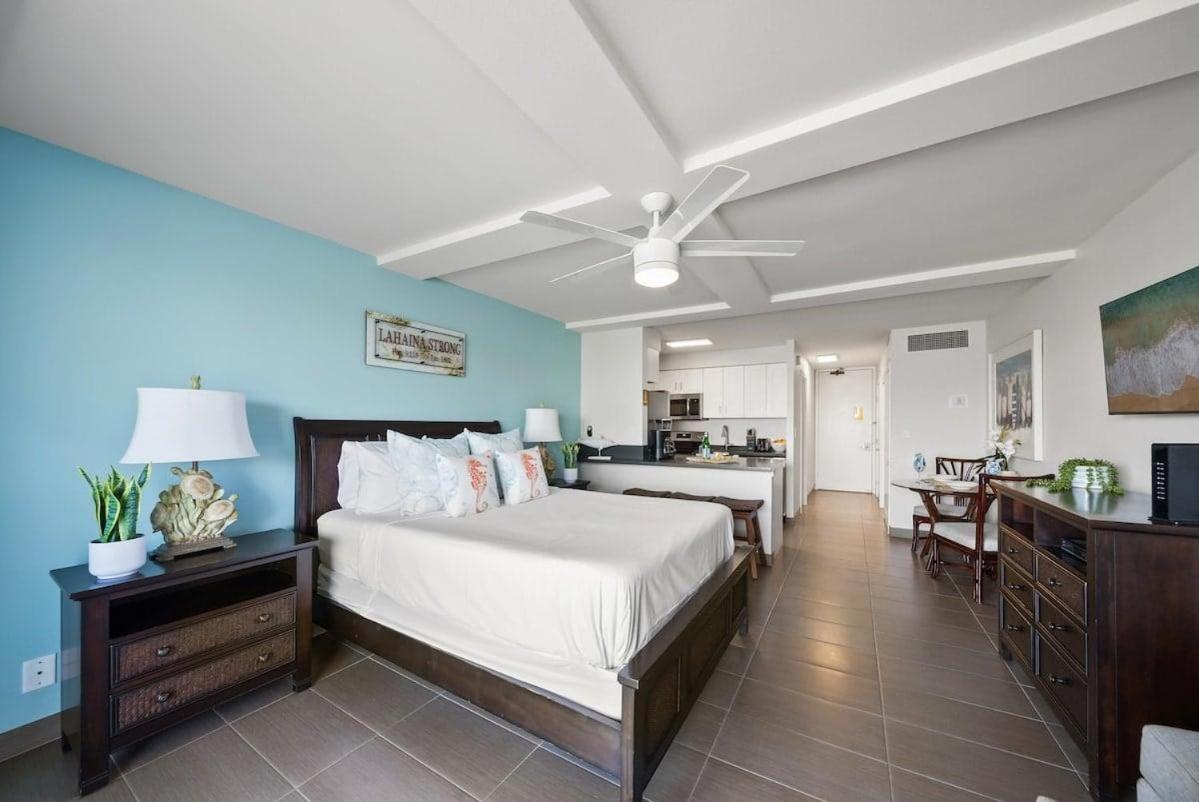 Lahaina Shores 523 · LS 523 Direct Beachfront Studio with Stunni