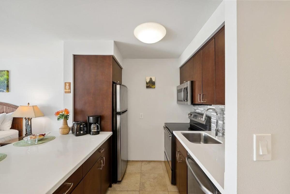 Lahaina Shores 418 · LS 418 Studio Near Beach, Pool & Relaxing H