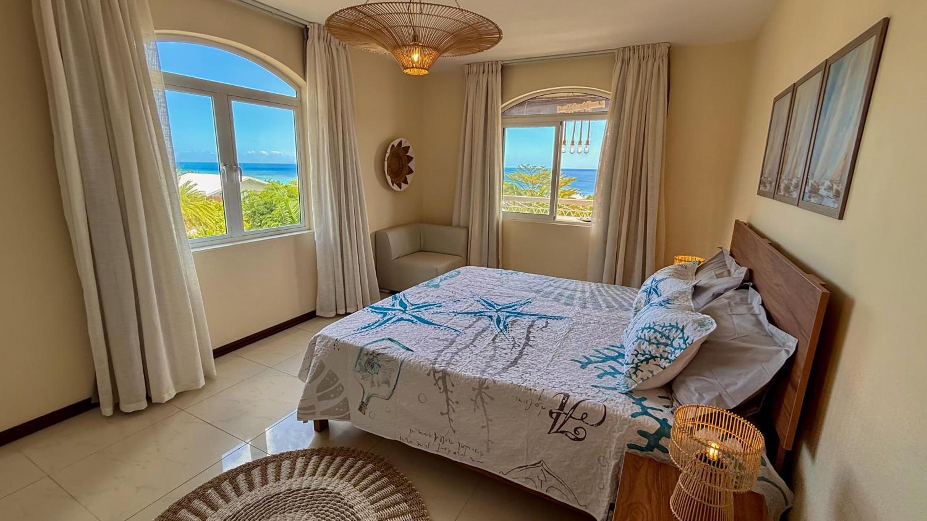 LAKAZ DEL VISTA - Luxurious new apartments with panoramic sea views, pool & garden retreat