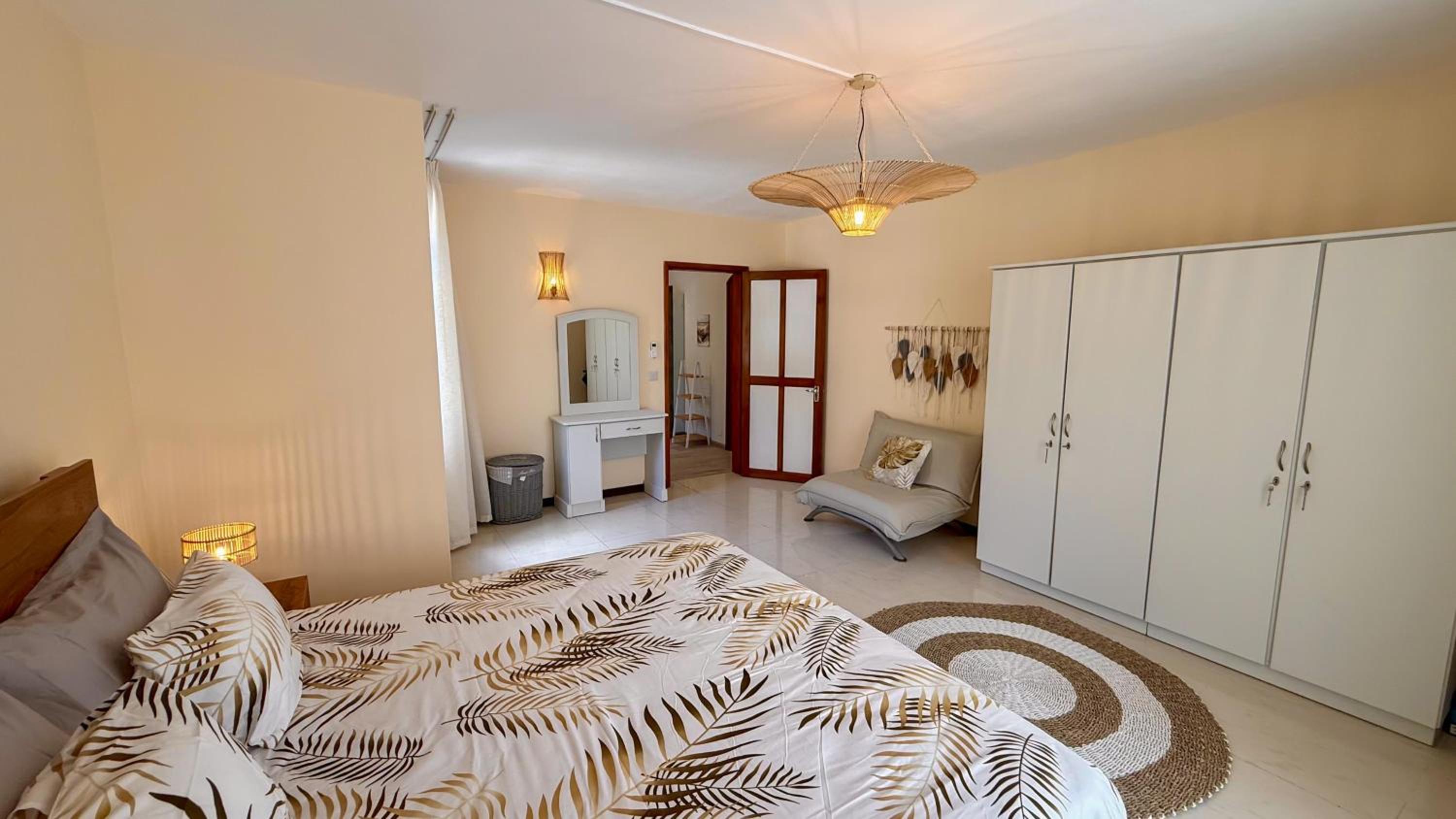 LAKAZ DEL VISTA - Luxurious new apartments with panoramic sea views, pool & garden retreat