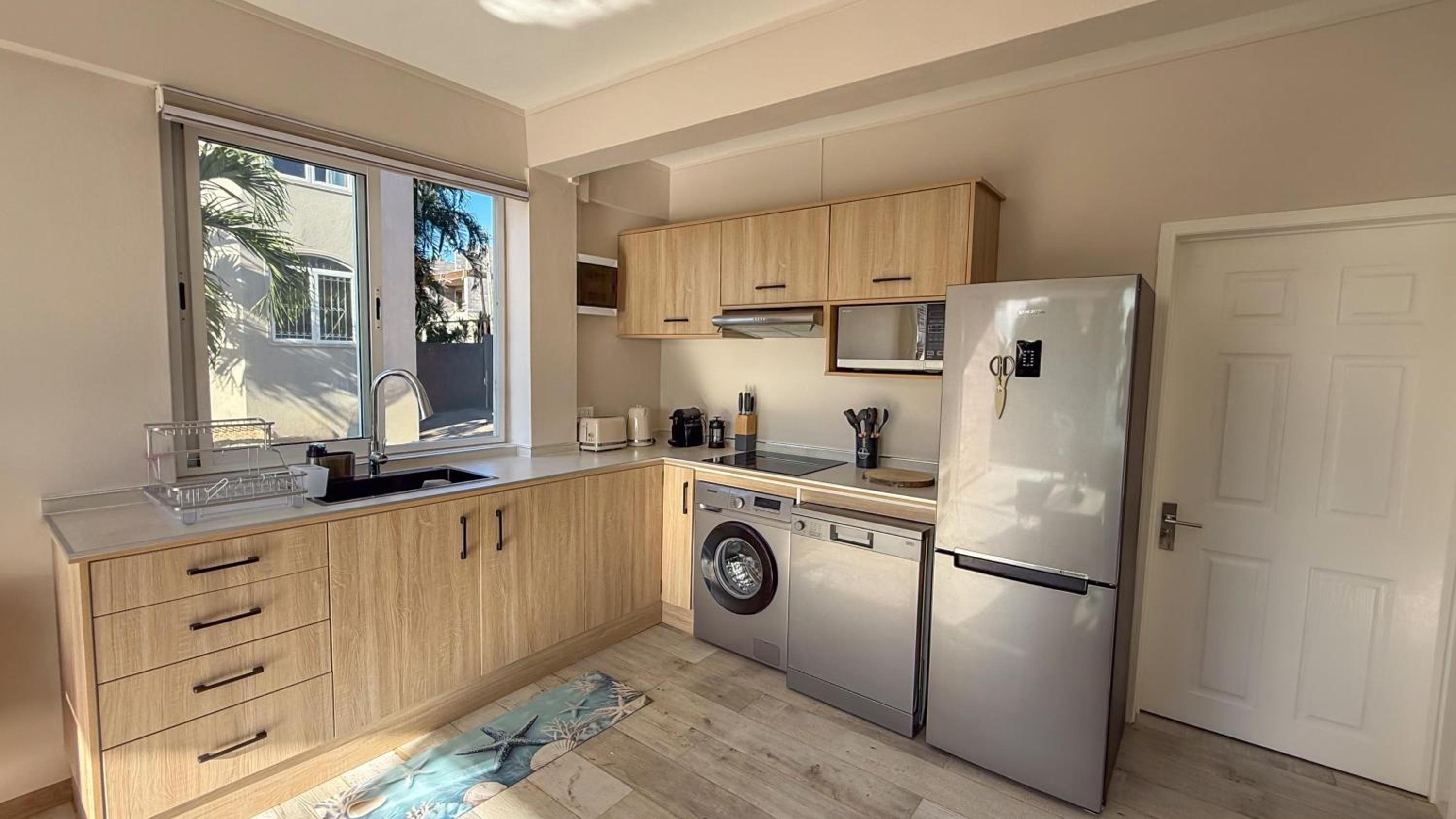 LAKAZ DEL VISTA - Luxurious new apartments with panoramic sea views, pool & garden retreat