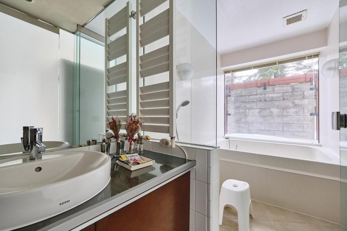 Luxury 243m2 Private Villa Sauna 12 Guests