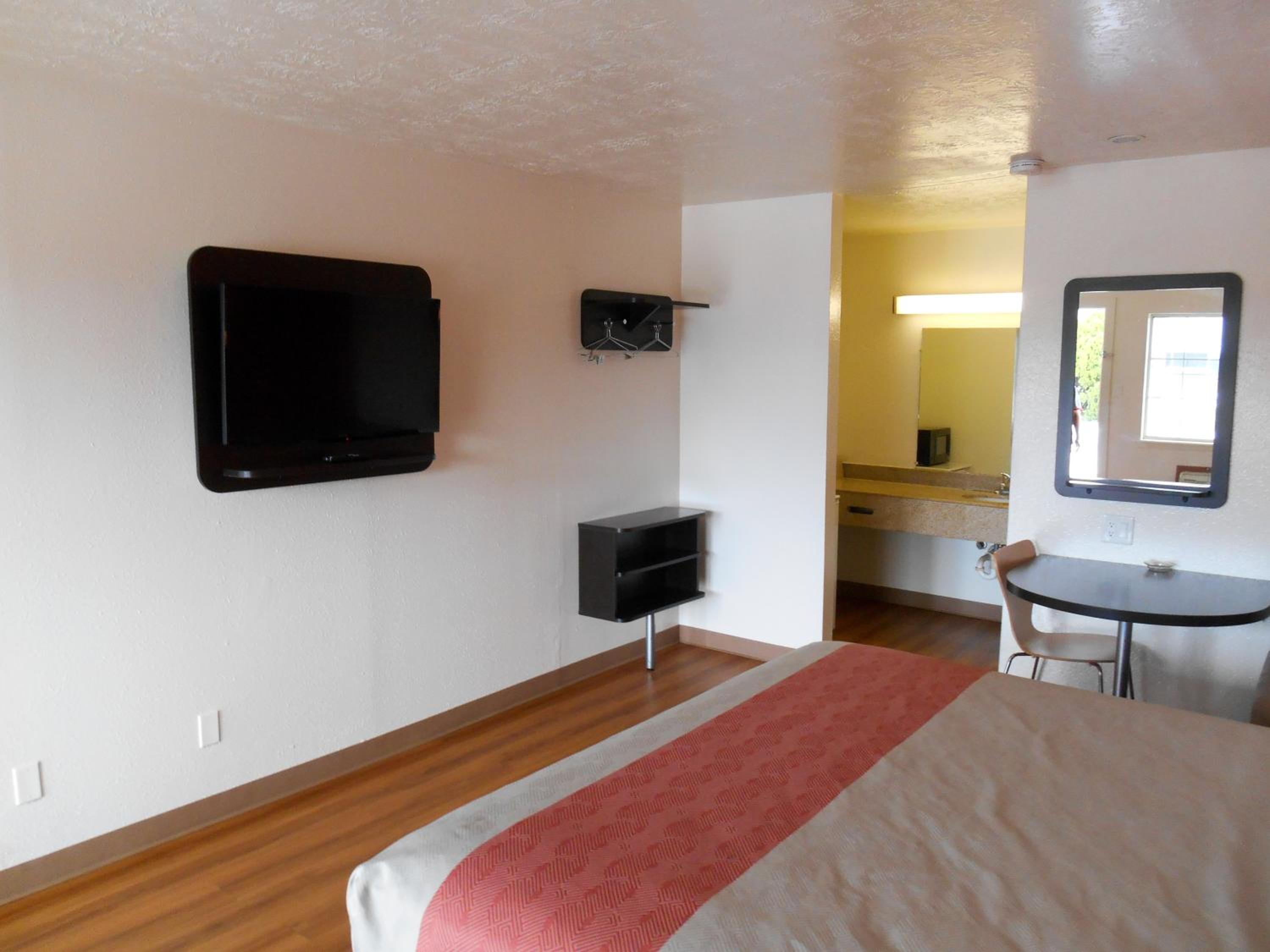 Motel 6-Madisonville, TX