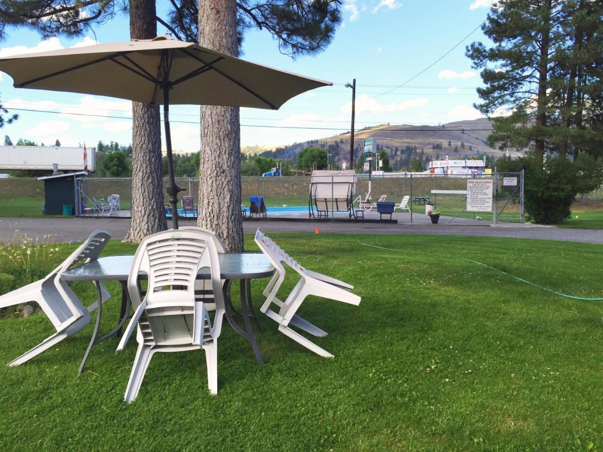outdoor BBQ area