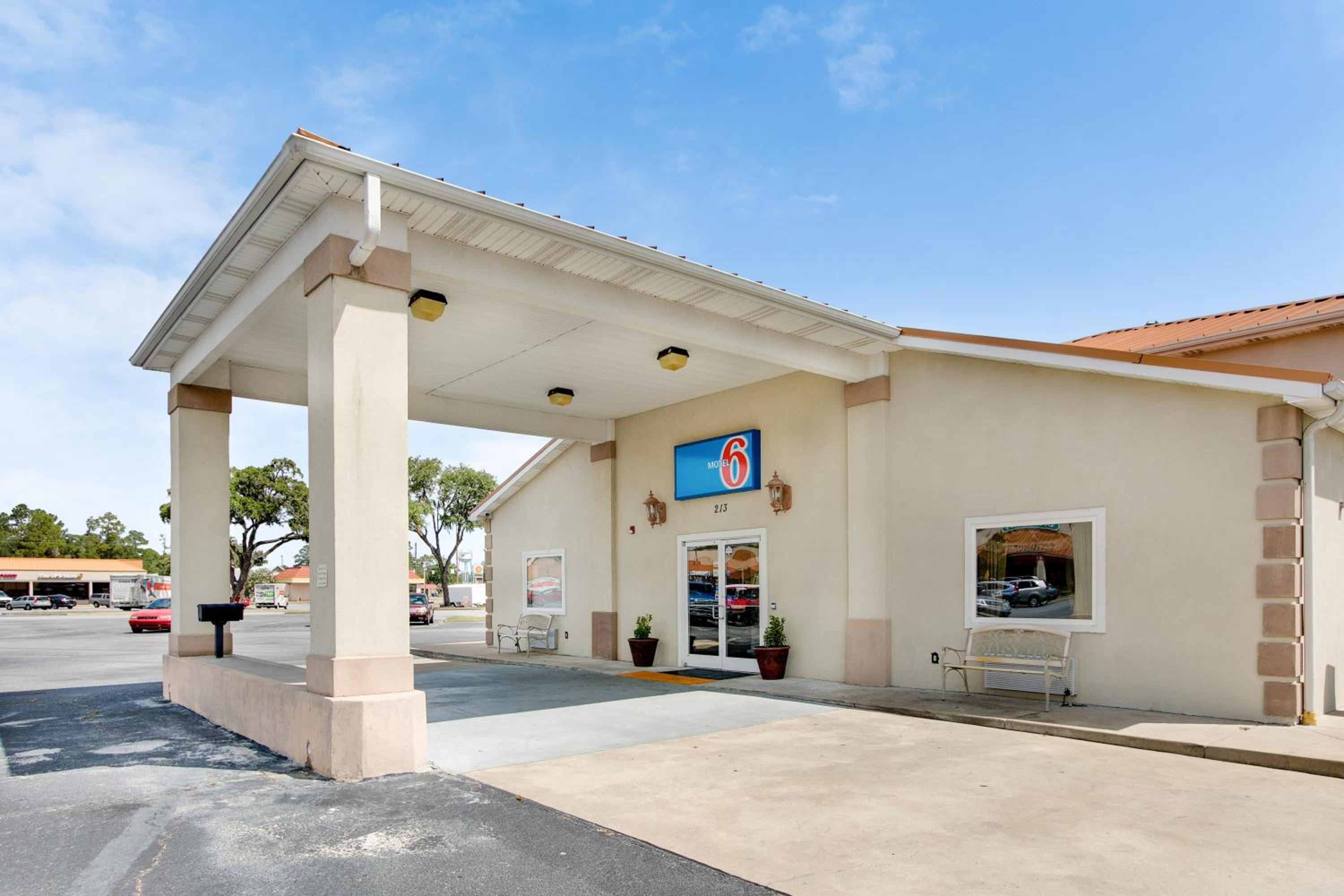 Motel 6-Hinesville, GA view 2