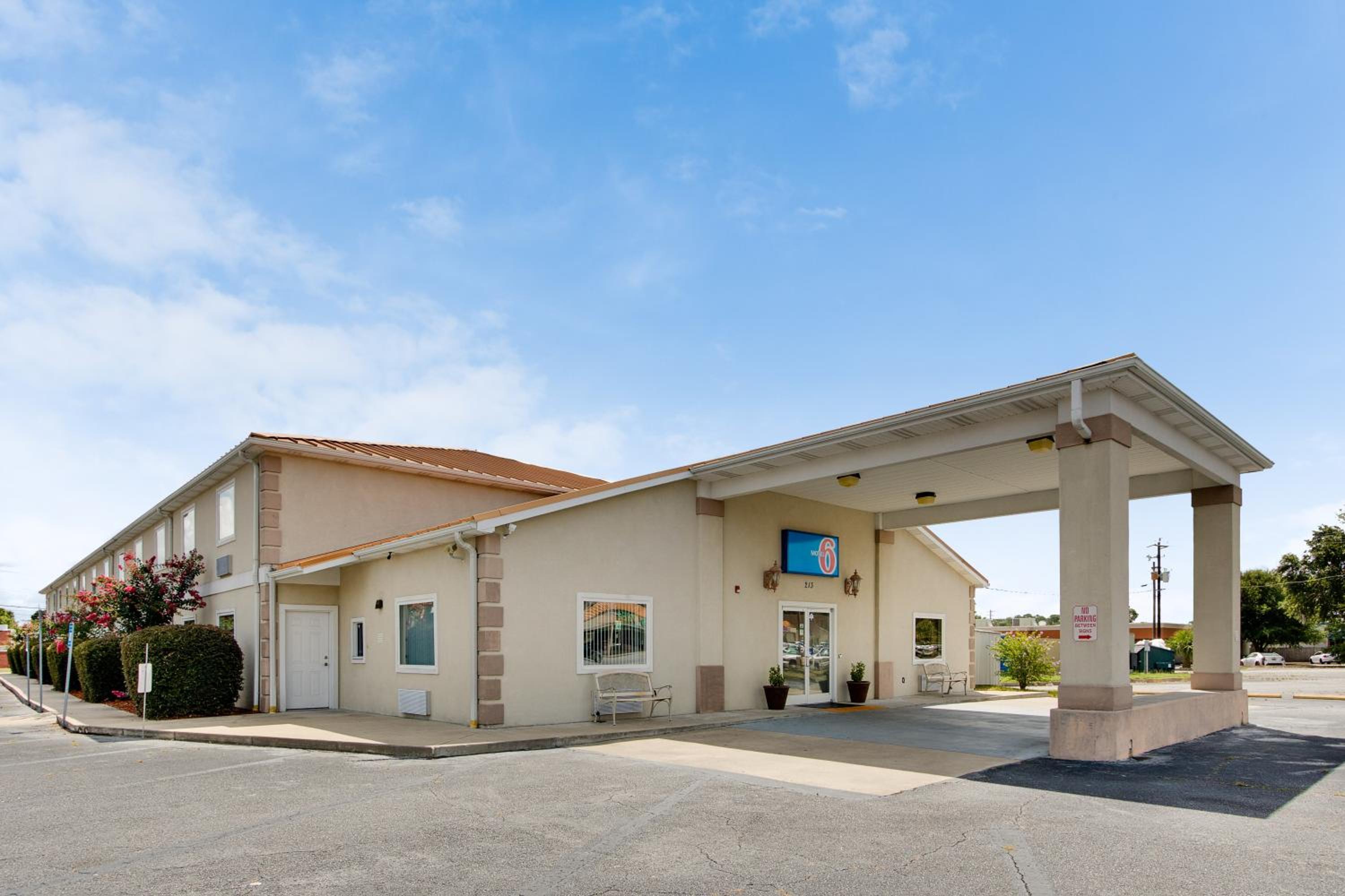 Motel 6-Hinesville, GA view 4