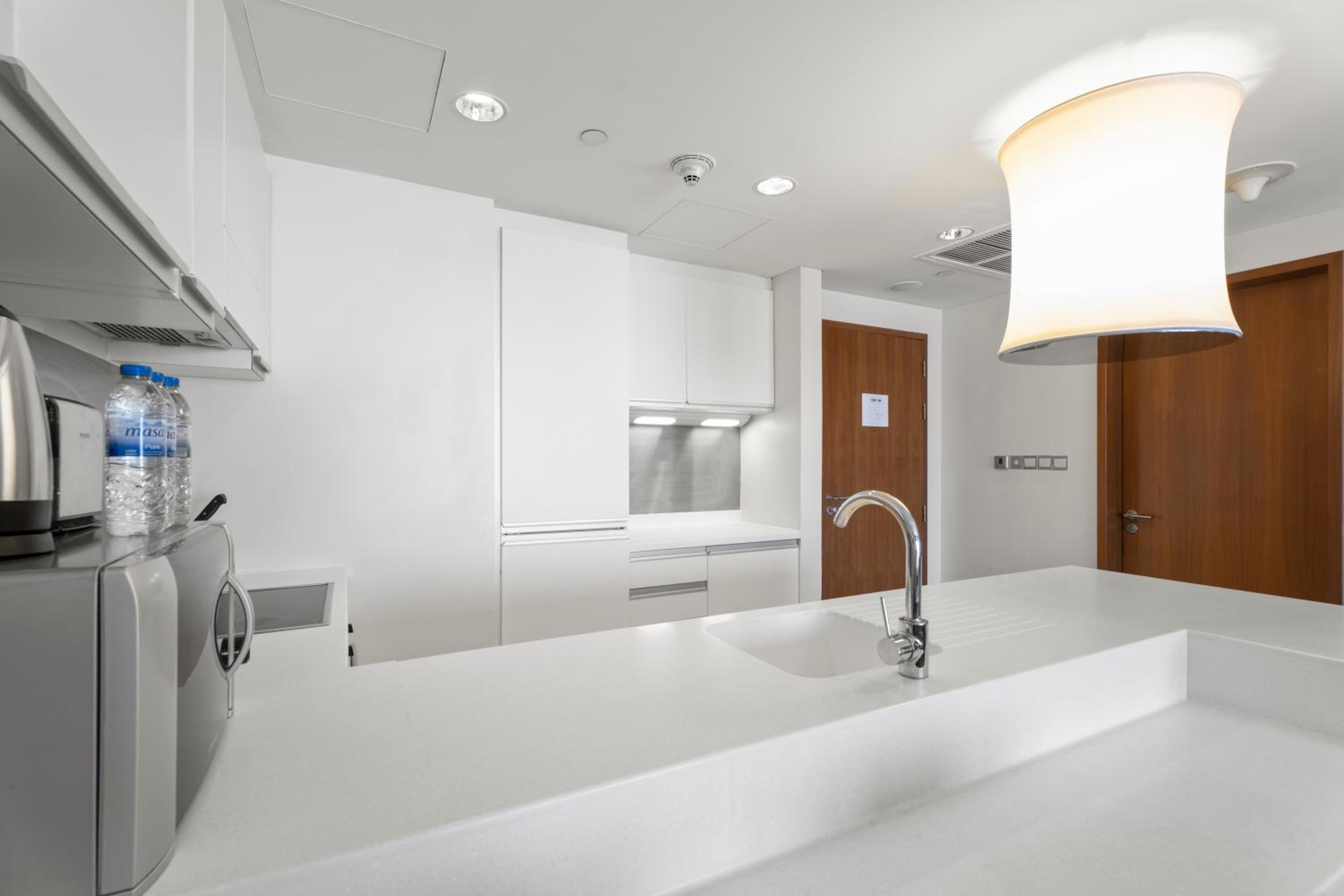 Abi Holiday Homes - Studio & 1BR Dubai Mall Fashion Avenue Residences