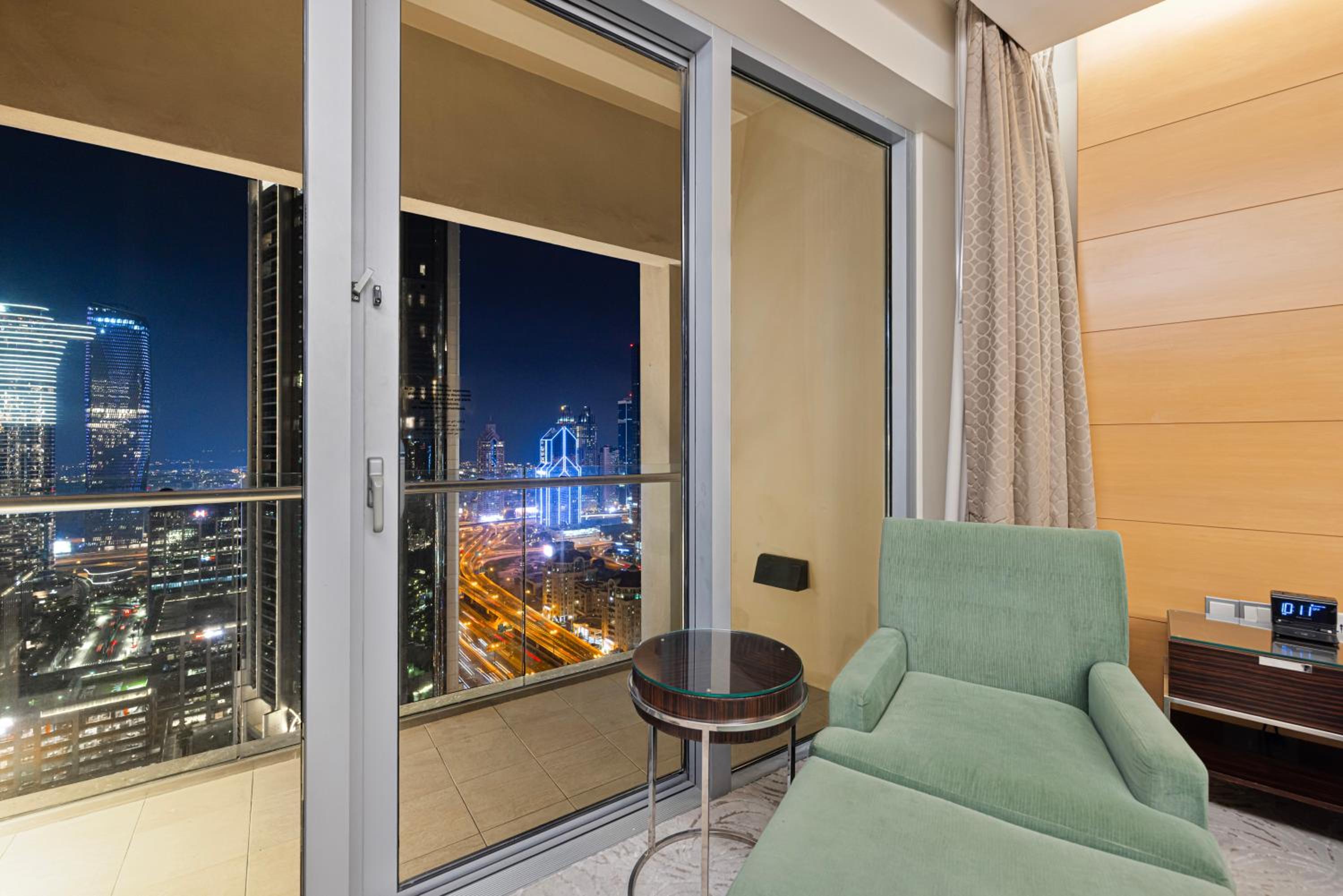 Abi Holiday Homes - Studio & 1BR Dubai Mall Fashion Avenue Residences