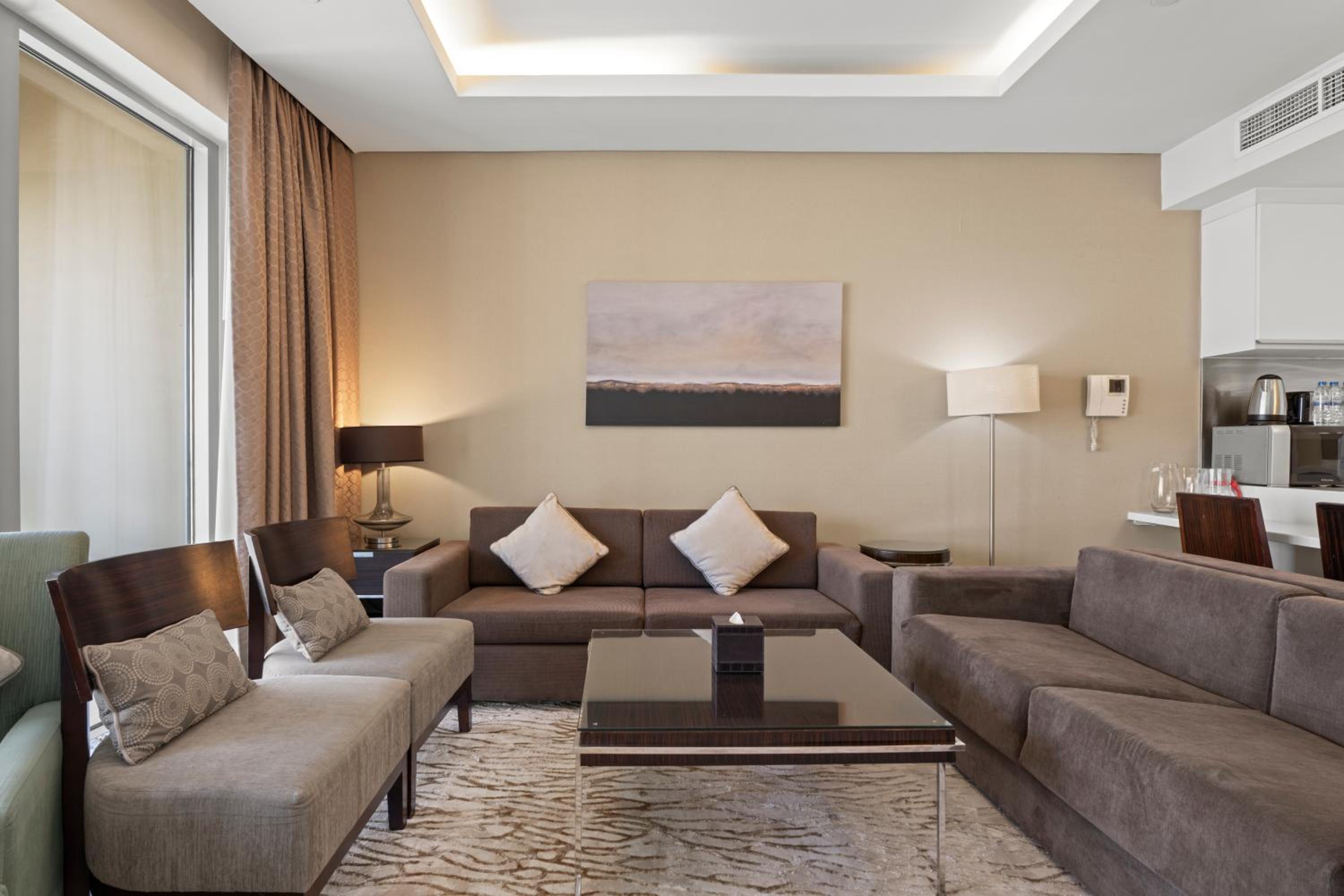 Abi Holiday Homes - Studio & 1BR Dubai Mall Fashion Avenue Residences